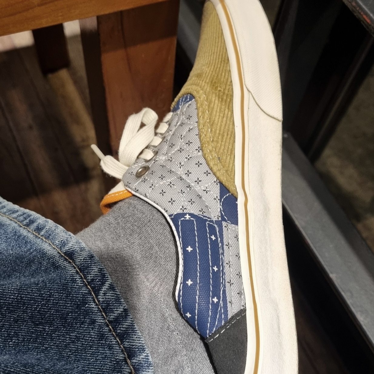 Vans Era Quilted Bandana Multicolor, Porter Tanker Backpack Sage Green 착용 스타일 - 4