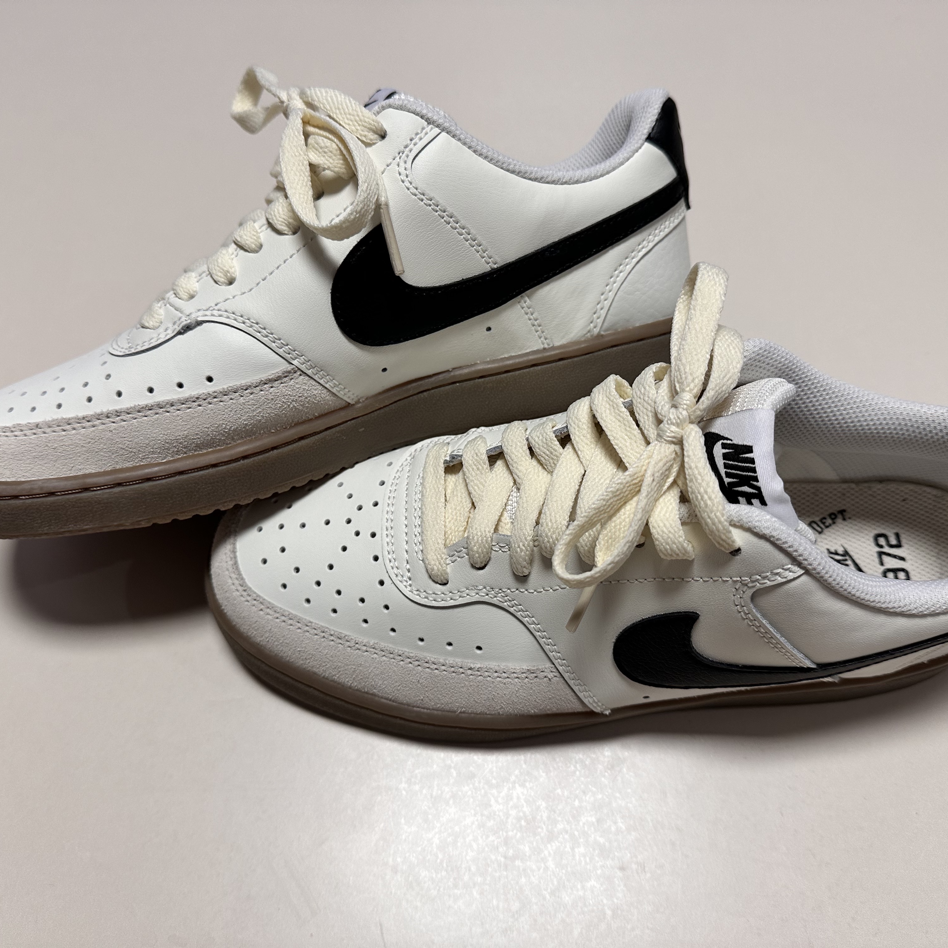 Nike Court Vision Low Sail Light Orewood Brown 착용 스타일