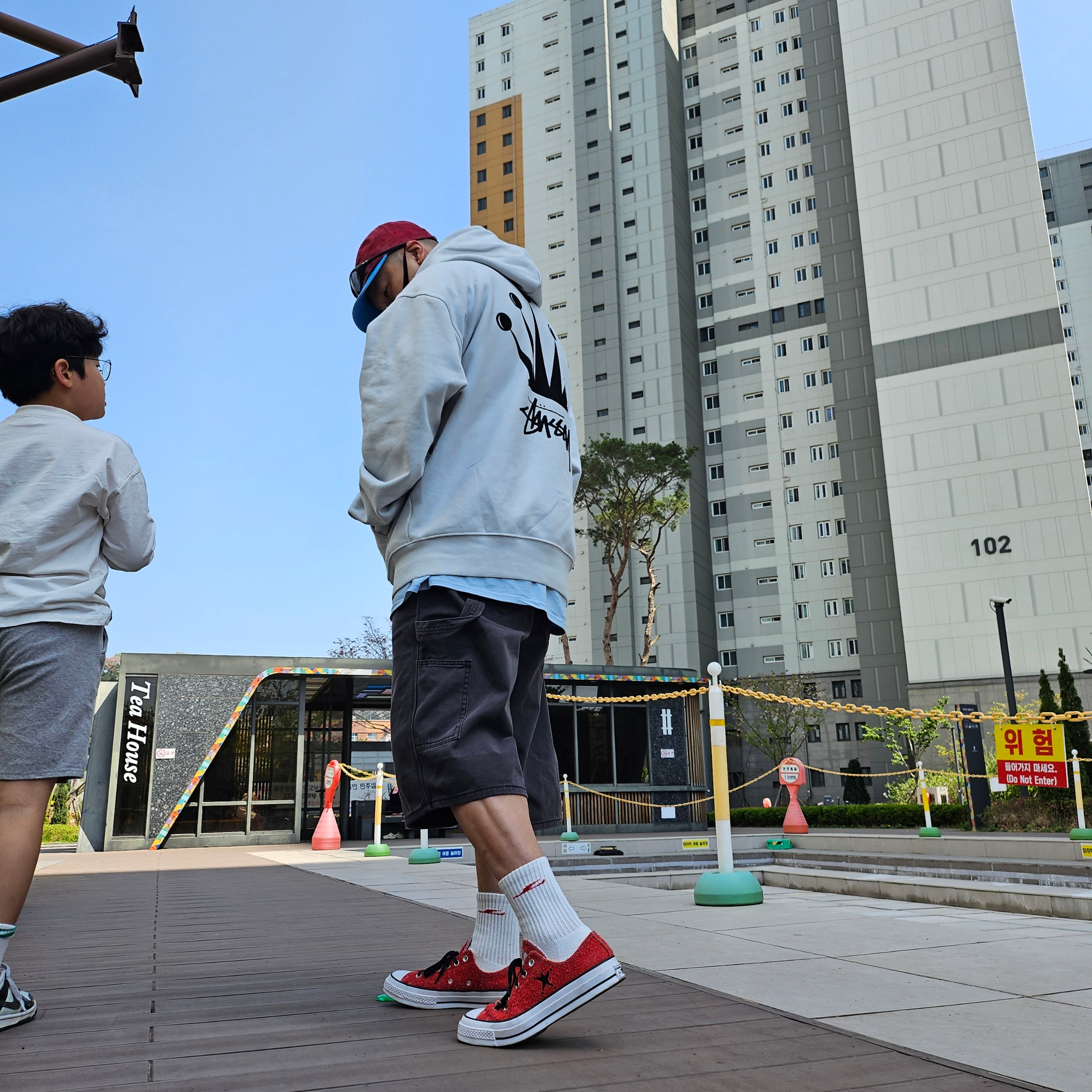 Supreme Pigment 2-Tone Camp Cap Red - 24SS, Stussy Regal Crown Zip Hoodie Fog 착용 스타일 - 4