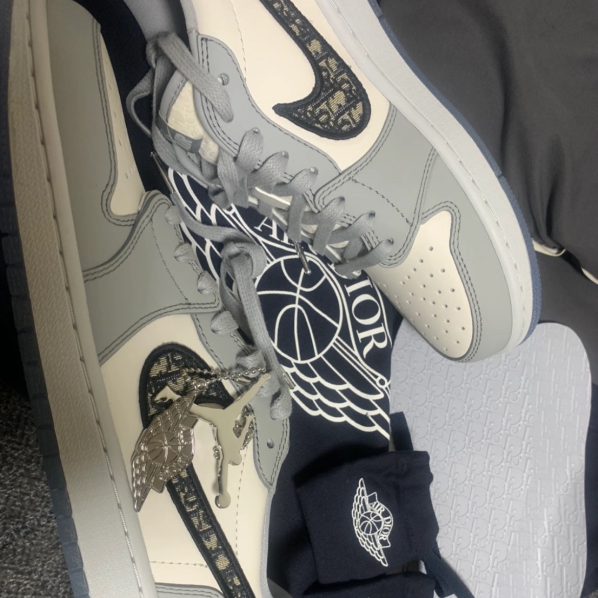 Jordan 1 x Dior Low OG 착용 스타일