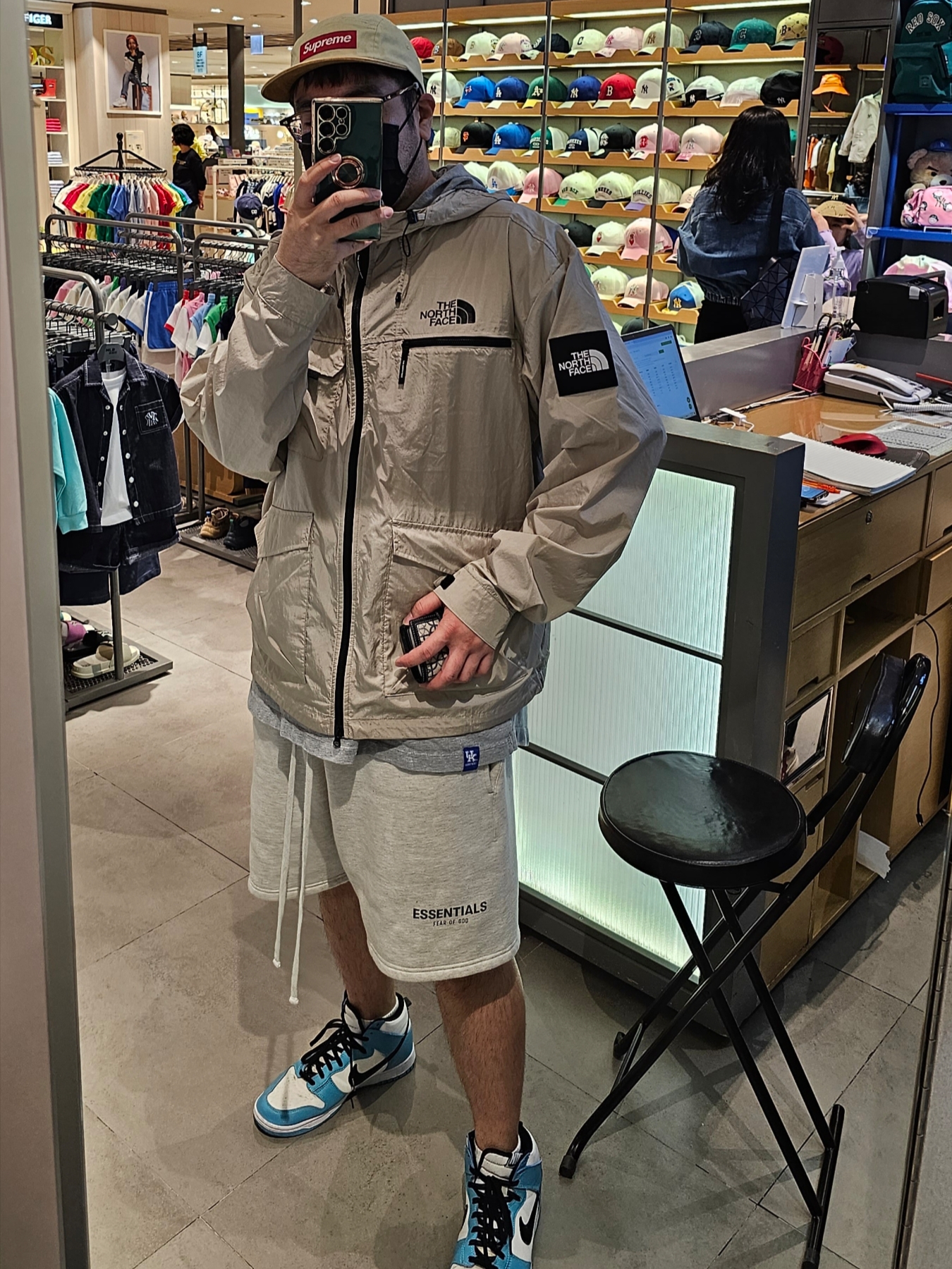 Supreme Pigment 2-Tone Camp Cap Natural - 24SS, The North Face White Label Sheldon Cargo Jacket Cream Beige 착용 스타일