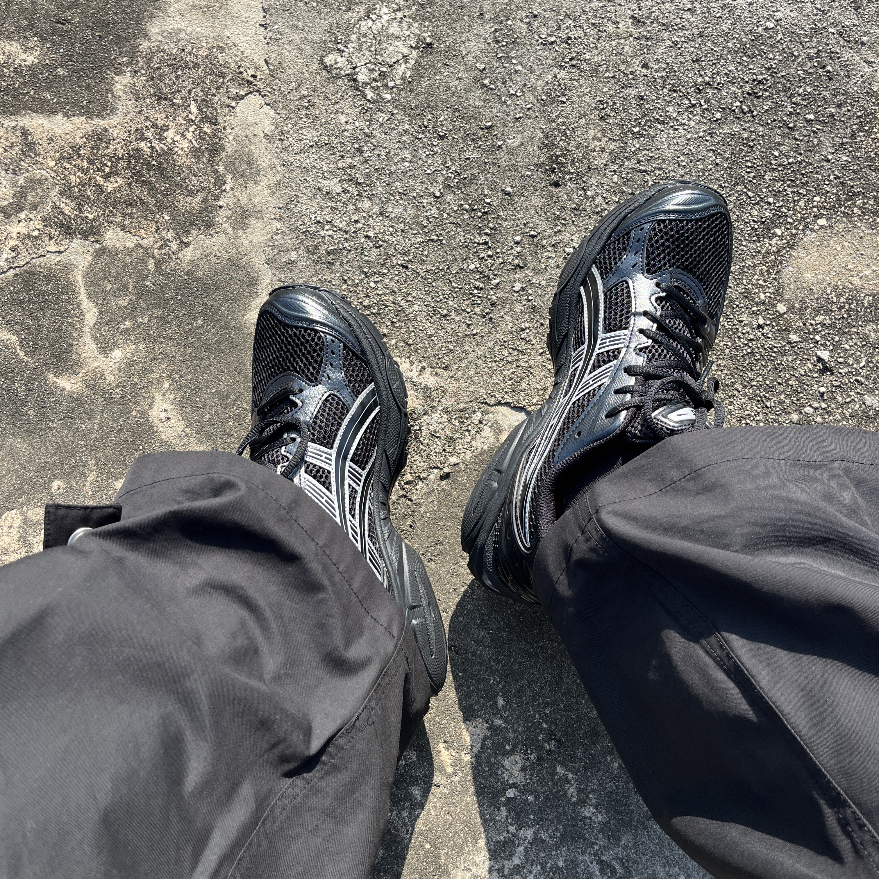 Asics Gel-Kayano 14 Black Pure Silver 착용 스타일 - 2
