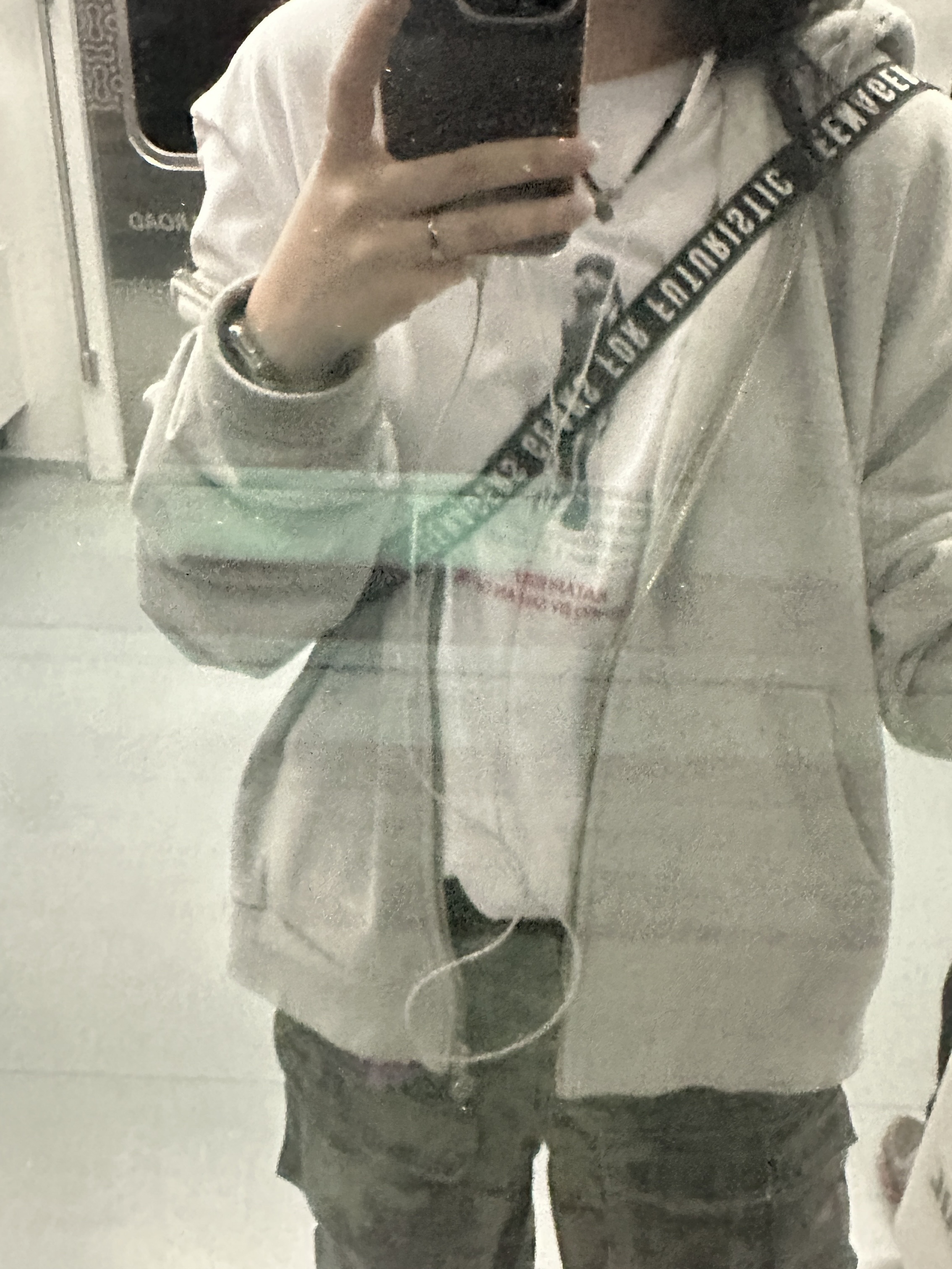 Sansan Gear Koesy Welt T-Shirt White - 23SS 착용 스타일