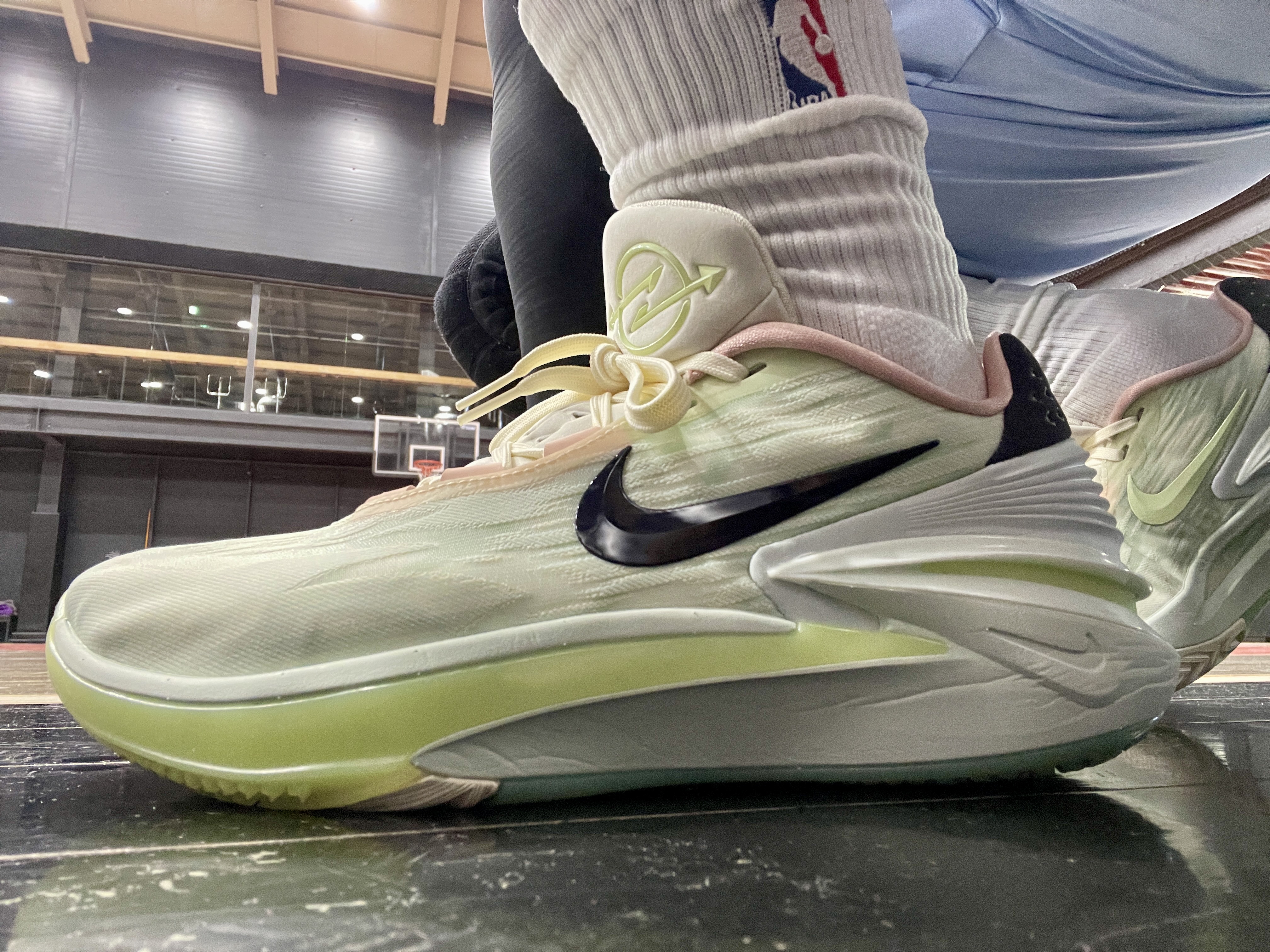 Nike Air Zoom GT Cut 2 Coconut Milk Cave Purple 착용 스타일