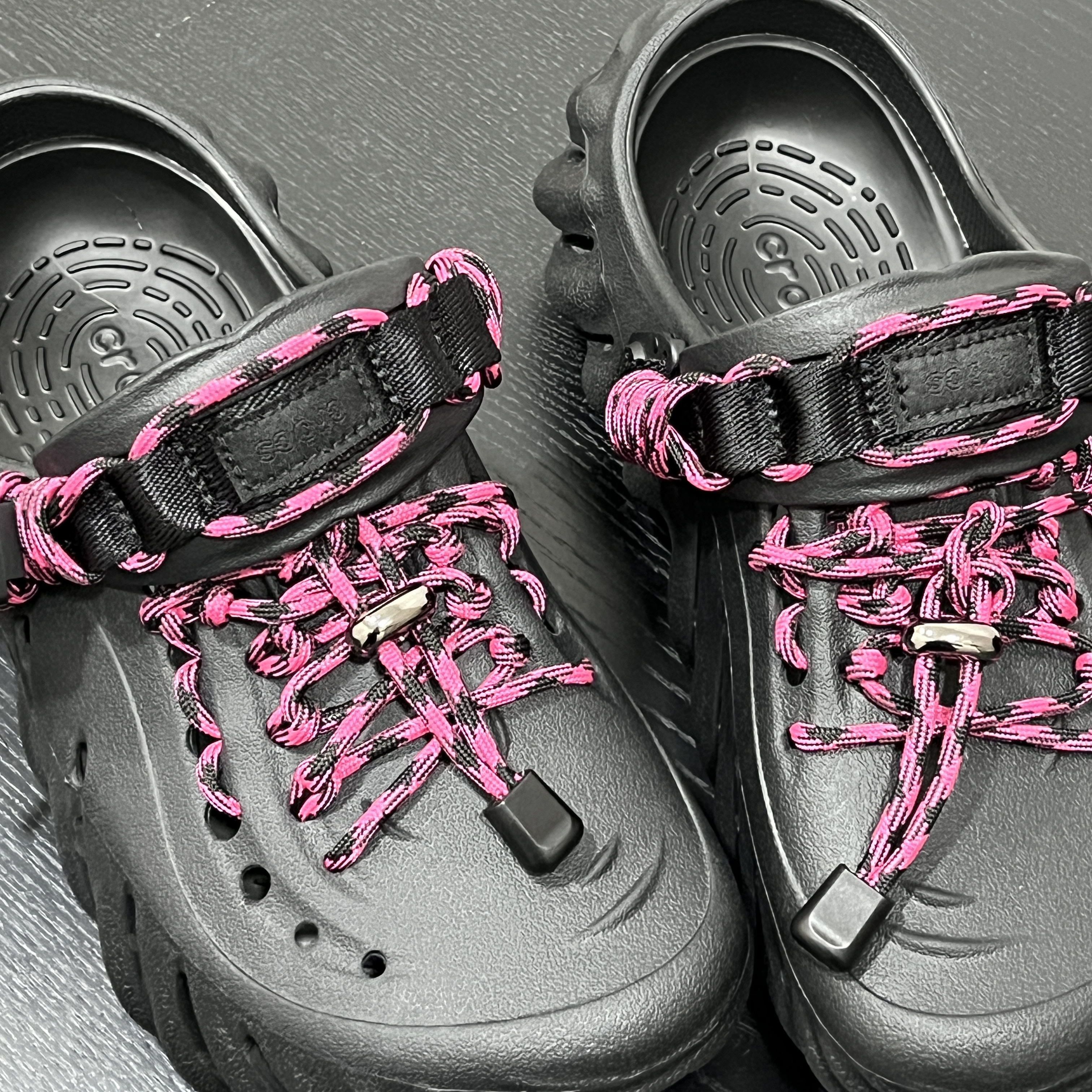 Crocs Echo Clog Black 착용 스타일