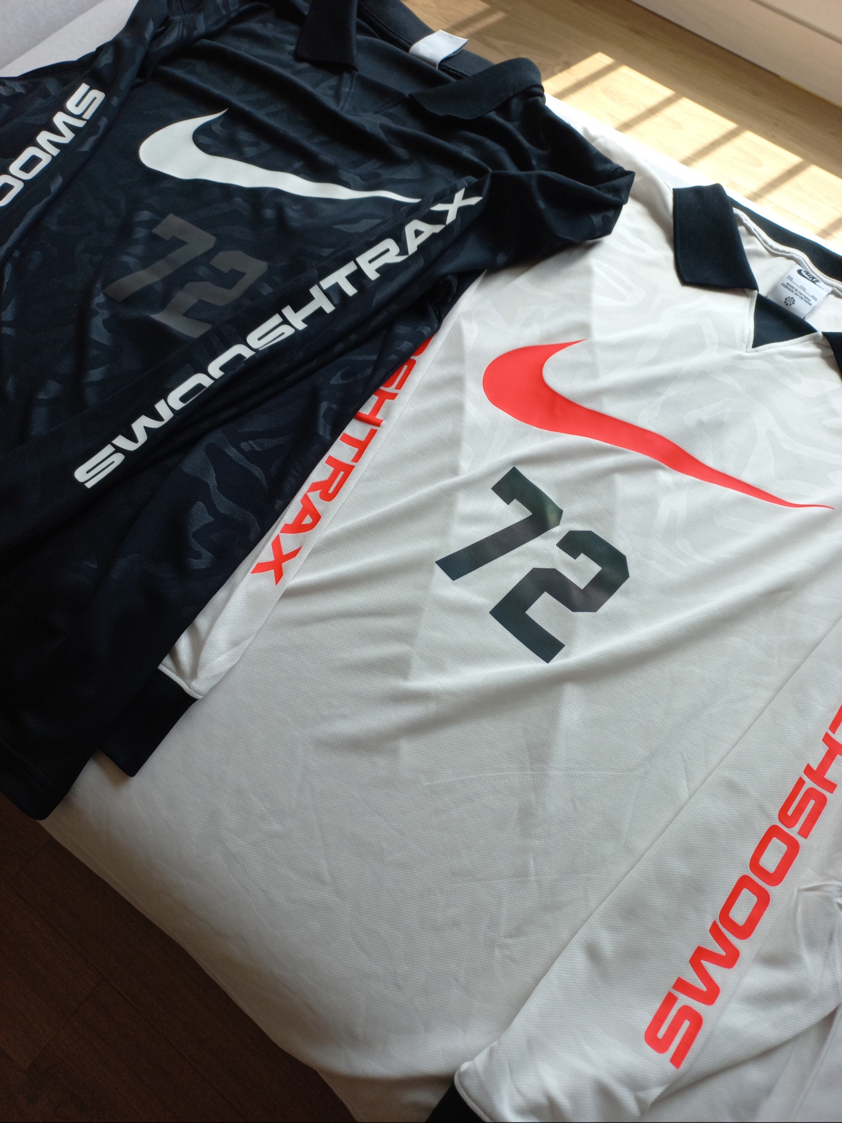 Nike NSW Long Sleeve T-Shirt Phantom Black Bright Crimson, Nike NSW Long Sleeve Top Black - Asia 착용 스타일