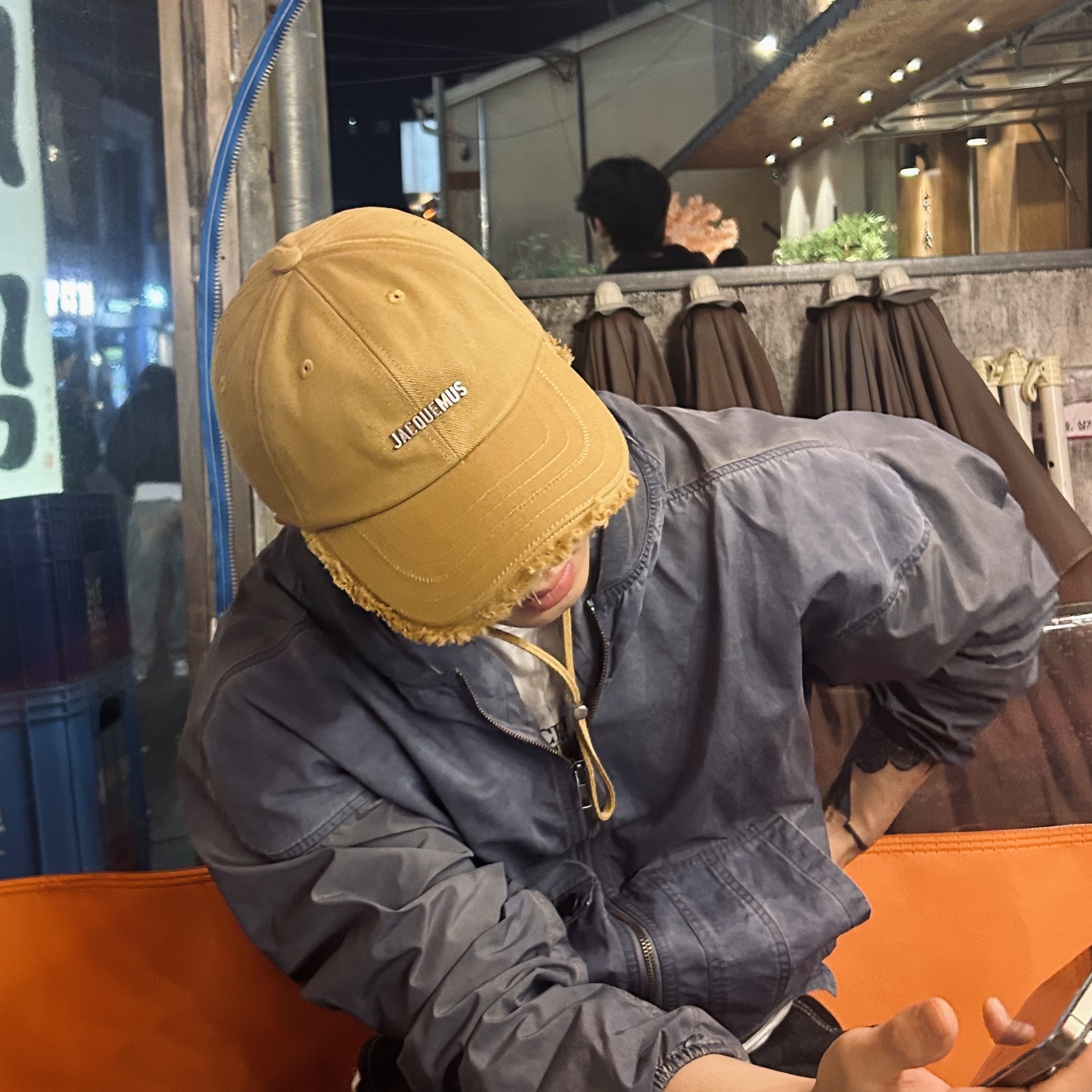 Jacquemus La Casquette Artichaut Fringe Baseball Cap Beige 착용 스타일