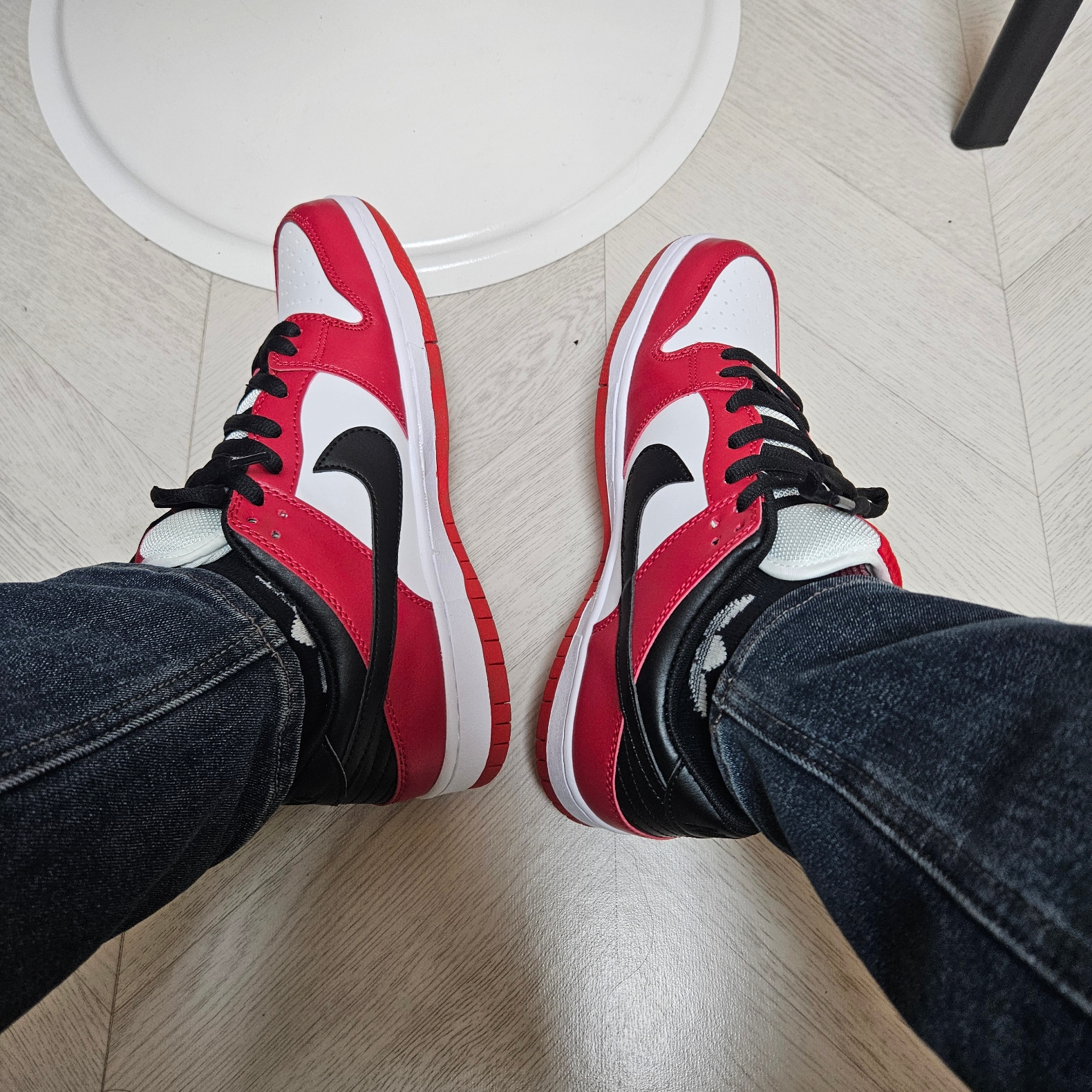 Nike SB Dunk Low Pro Chicago 착용 스타일 - 1