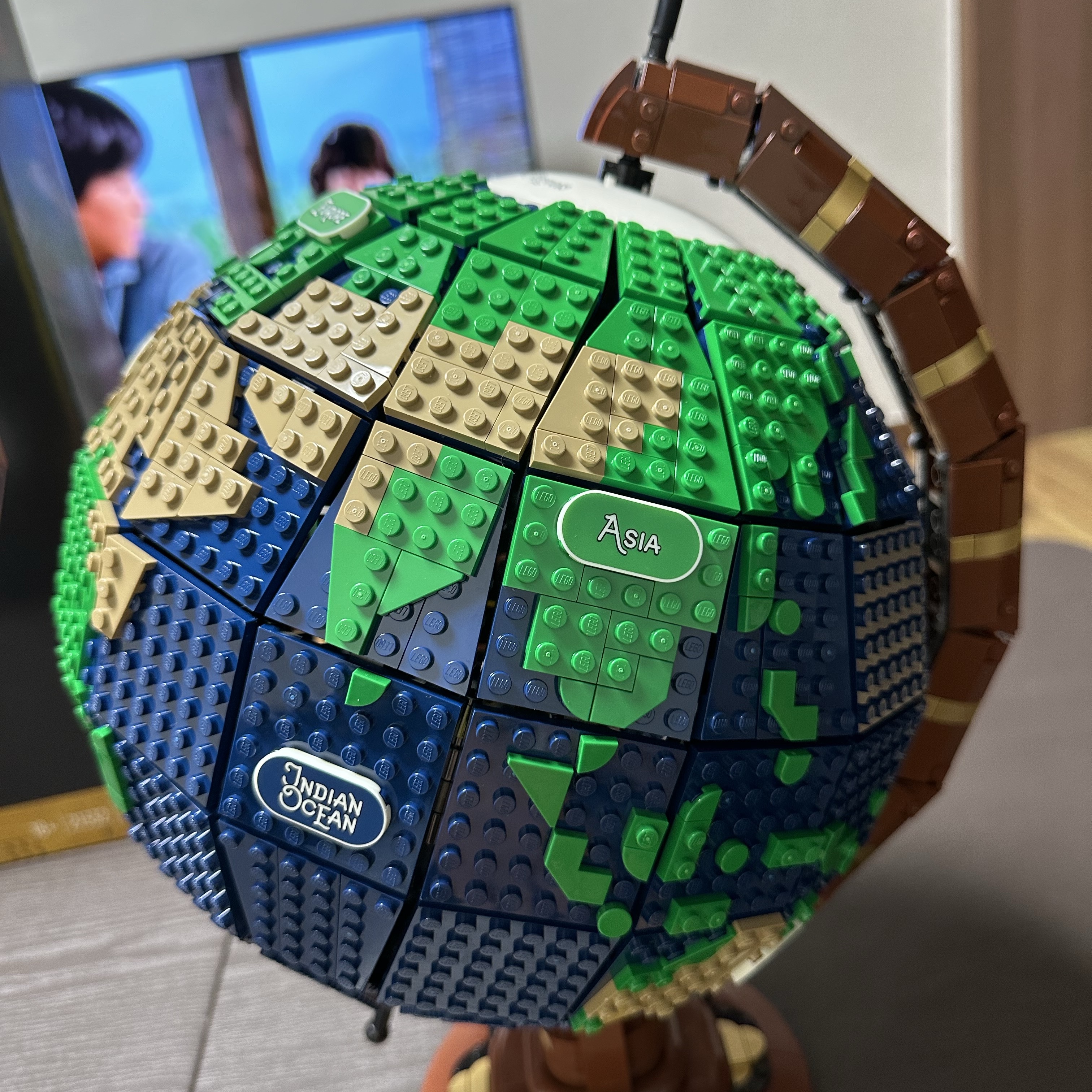 Lego The Globe 착용 스타일 - 2