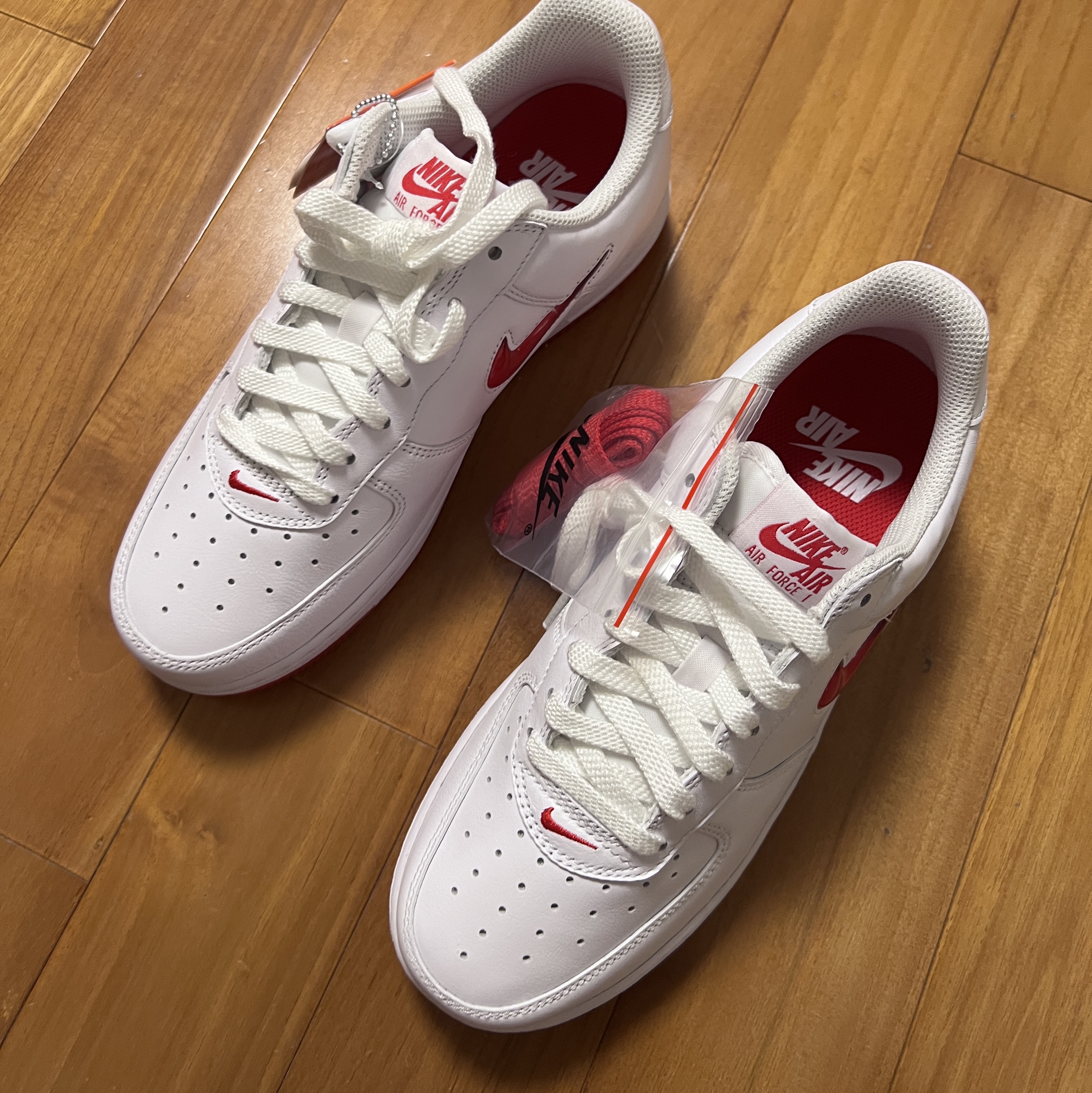 Nike Air Force 1 Low Color of The Month White Red 착용 스타일