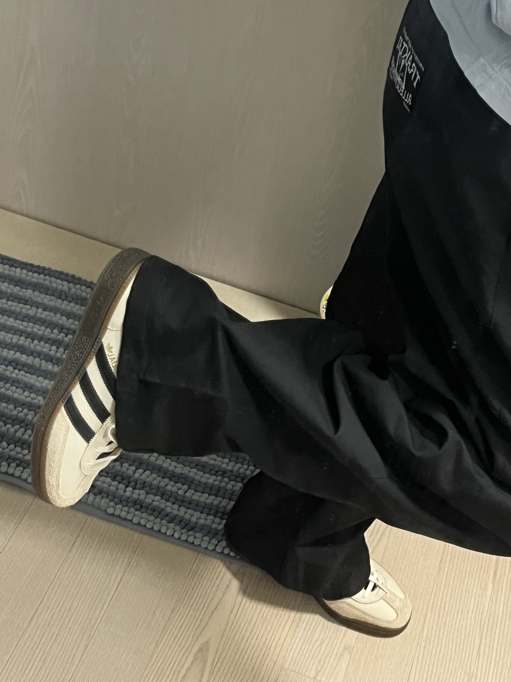 (W) Adidas Spezial Handball Wonder White Core Black, Stussy Dollie Pigment Dyed T-Shirt Natural 착용 스타일 - 5