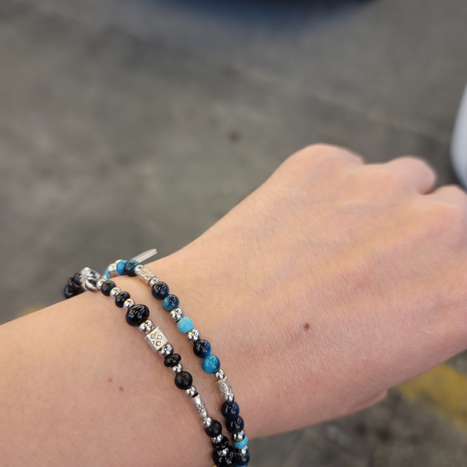 Scudo Karen Beads Bracelet Ocean Blue, Scudo Garden Karen Beads Bracelet Black 착용 스타일
