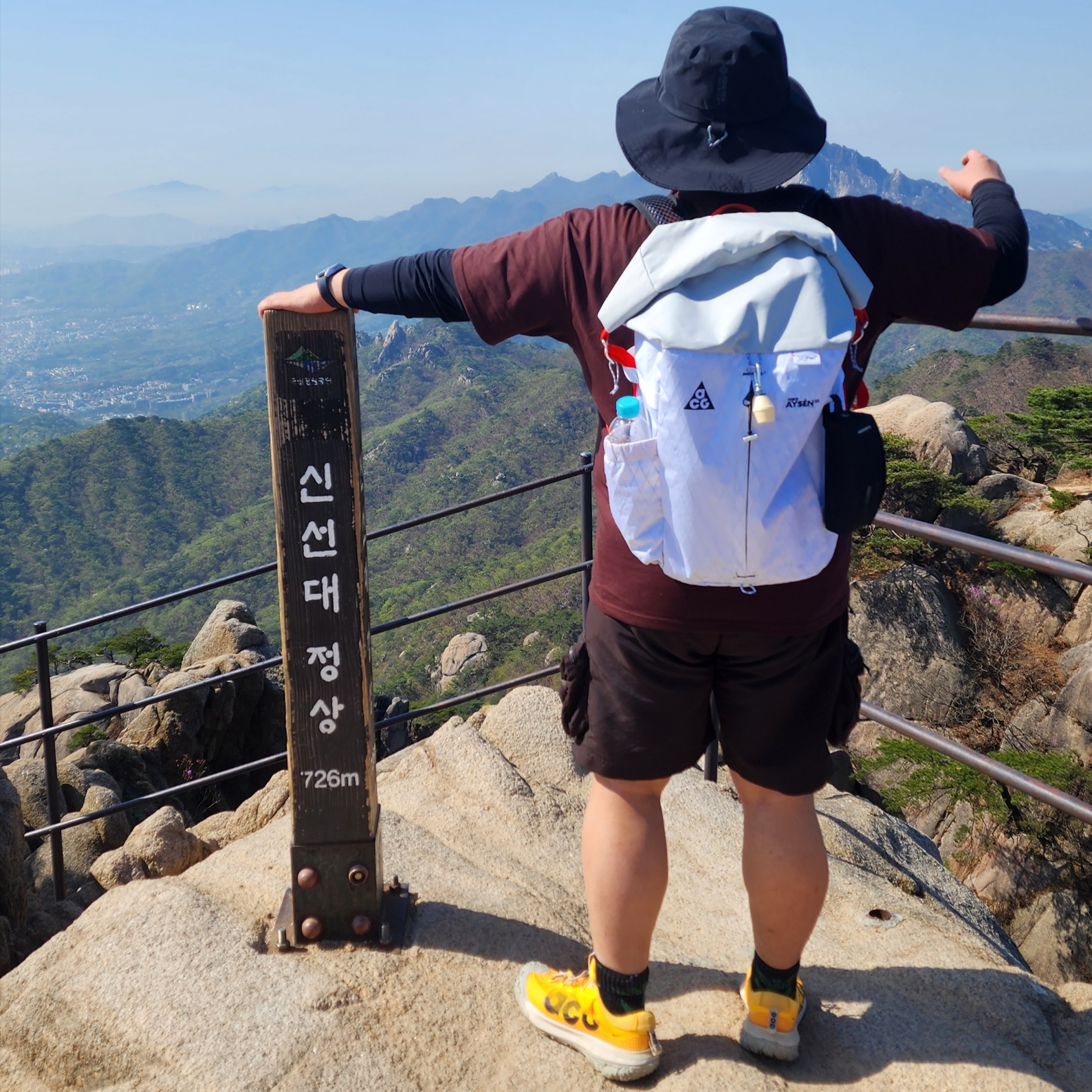 Nike ACG Mountain Fly 2 Low Laser Orange, Nike ACG Snowgrass Cargo Shorts Velvet Brown - Asia 착용 스타일