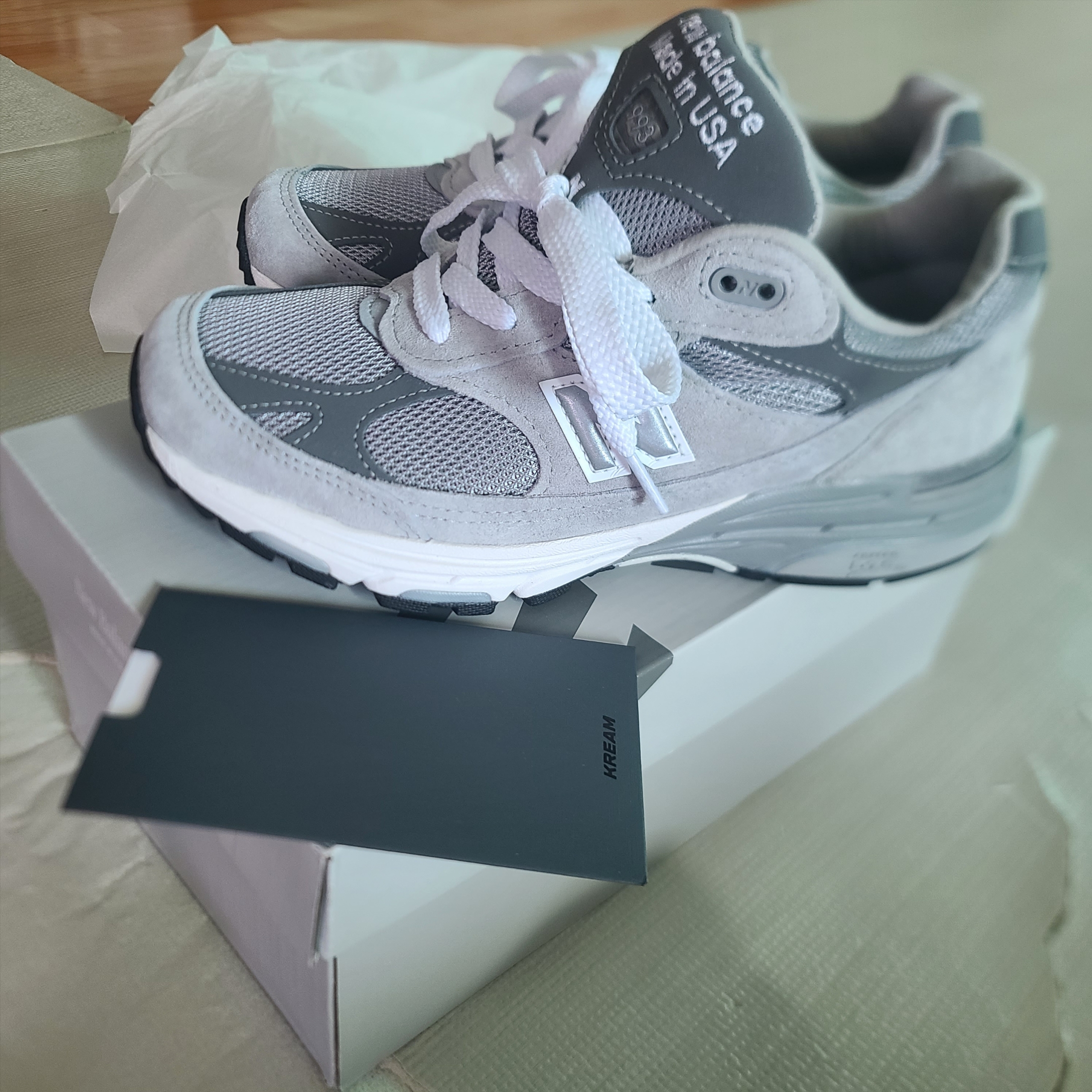 (W) New Balance 993 Made in USA Grey - D Wide 착용 스타일 - 2