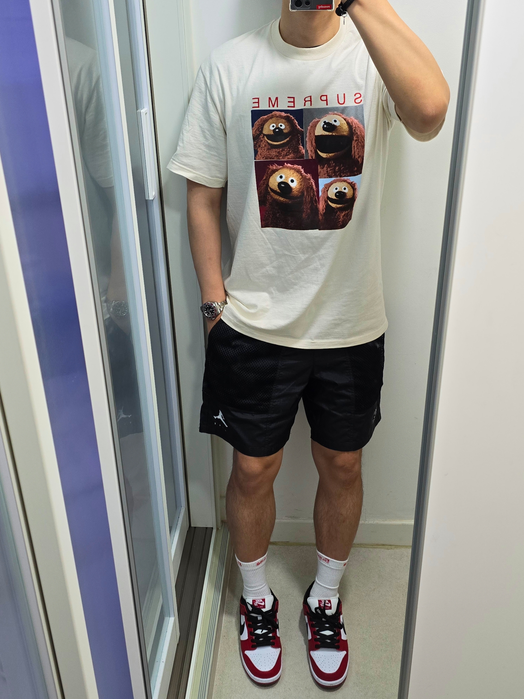 Supreme Rowlf T-Shirt Natural - 24SS, Nike SB Dunk Low Pro Chicago 착용 스타일
