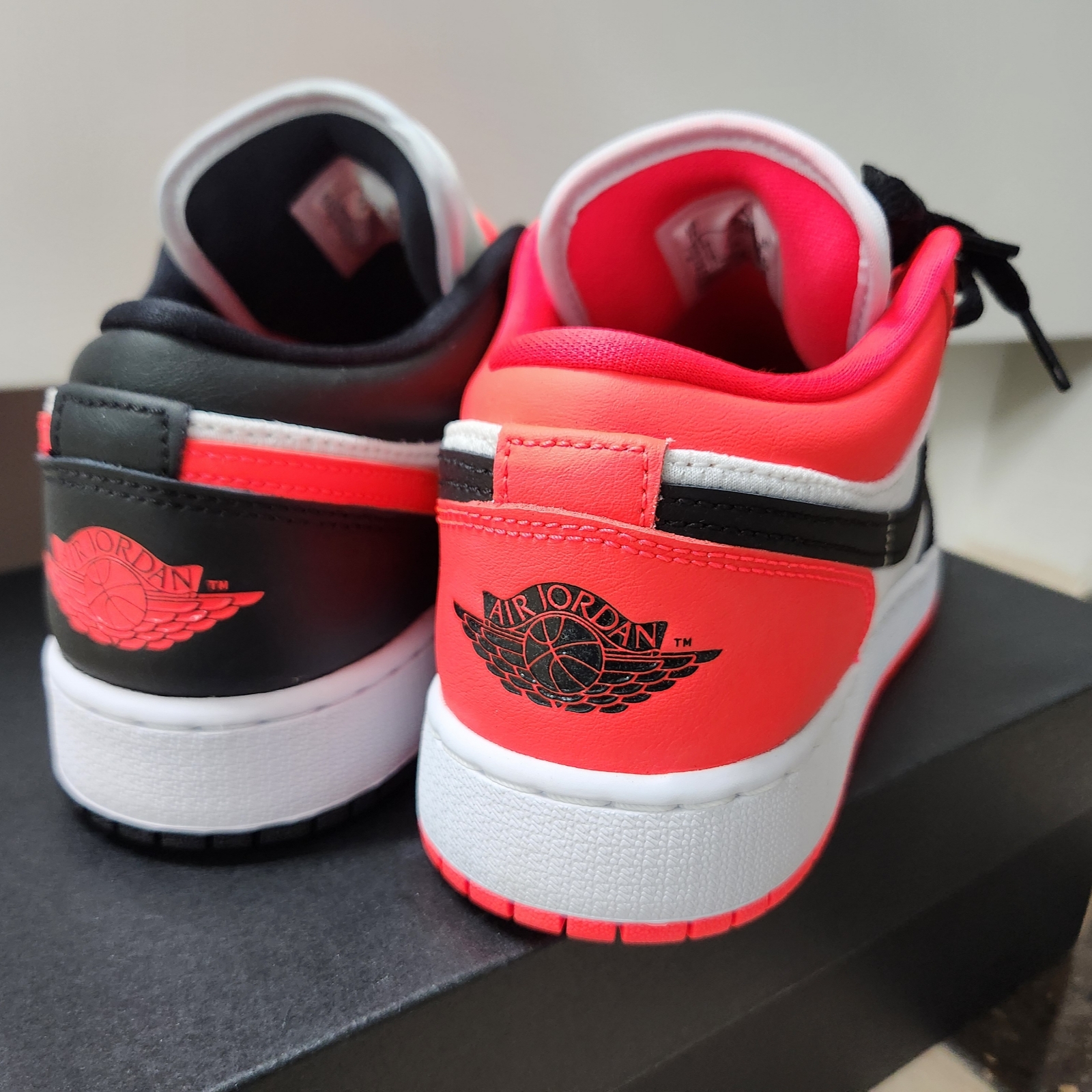 (GS) Jordan 1 Low SE Infrared 23 착용 스타일 - 1