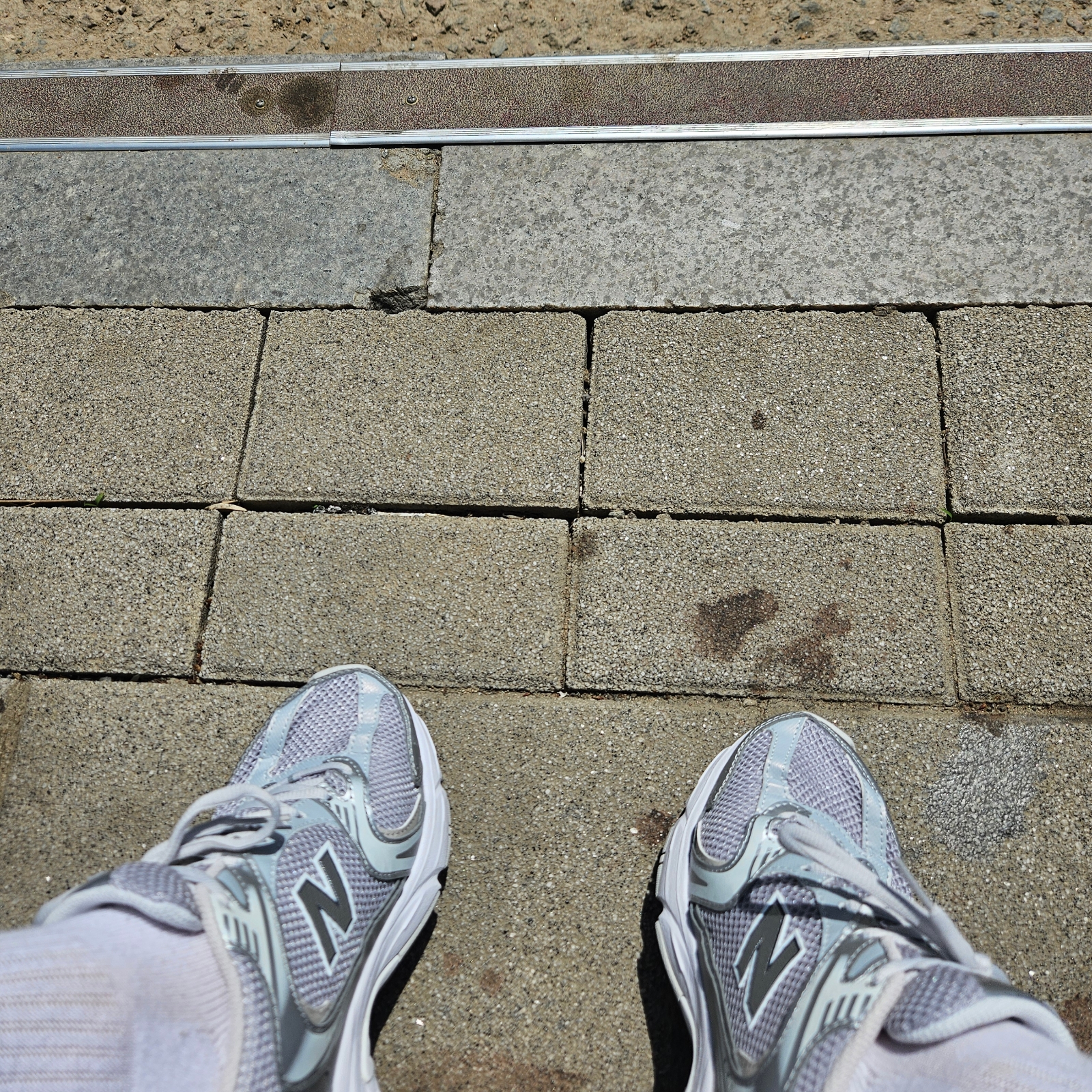 New Balance 530 Silver Grey 착용 스타일