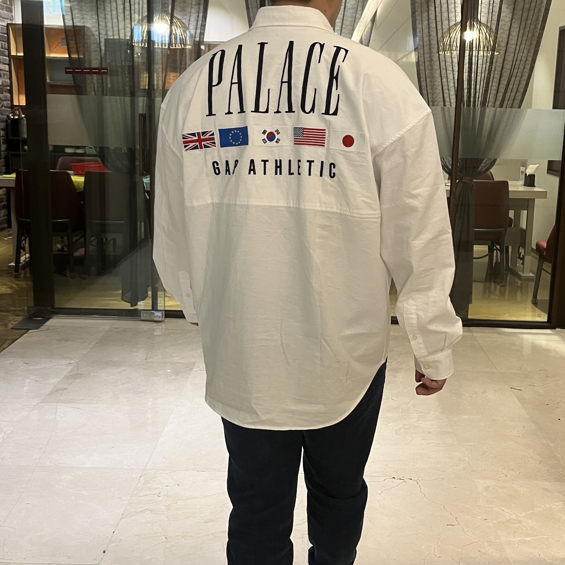 Palace x Gap Oxford Drop Shoulder White - 24SS 착용 스타일