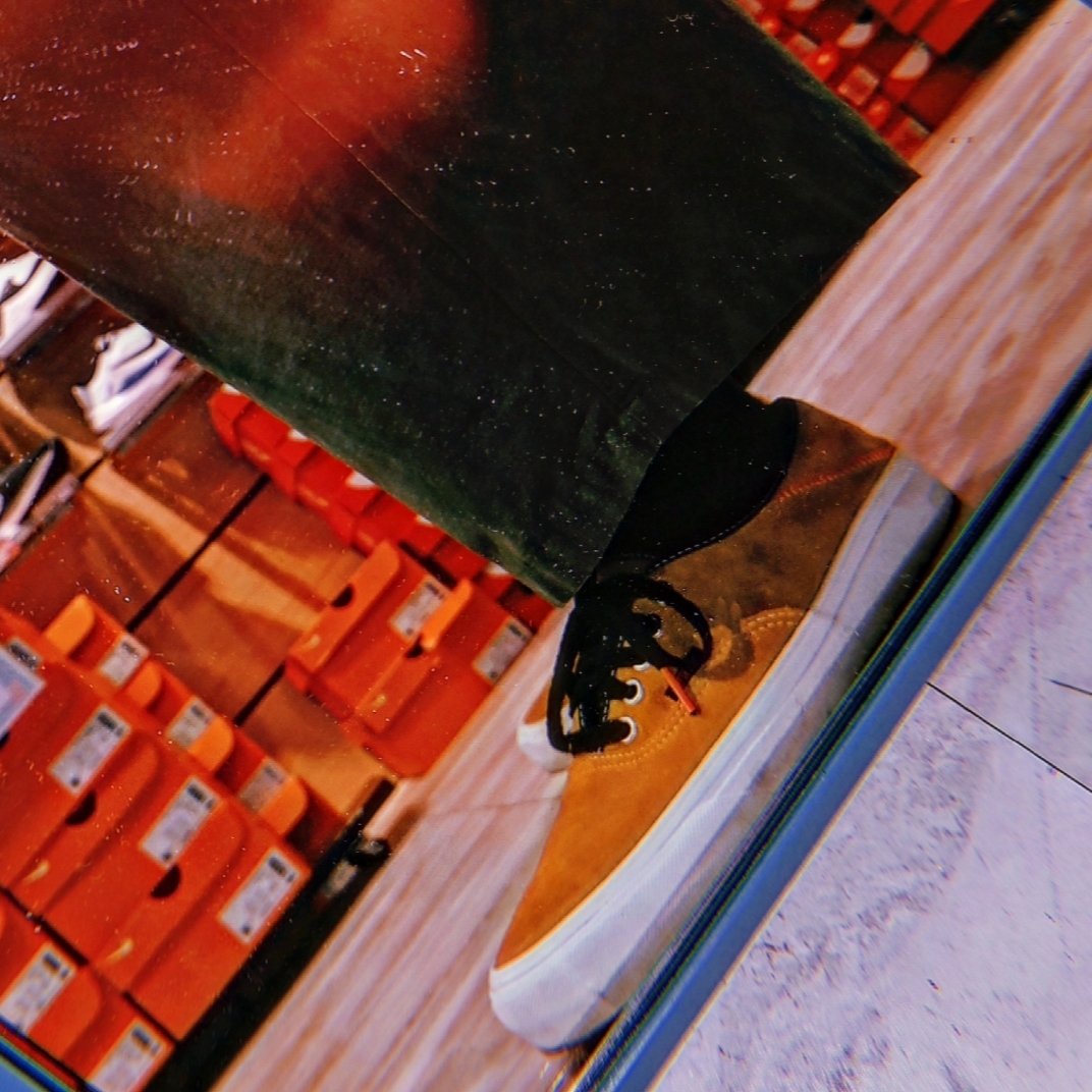 Vans Authentic Convert Growth Garden Sunflower 착용 스타일 - 1