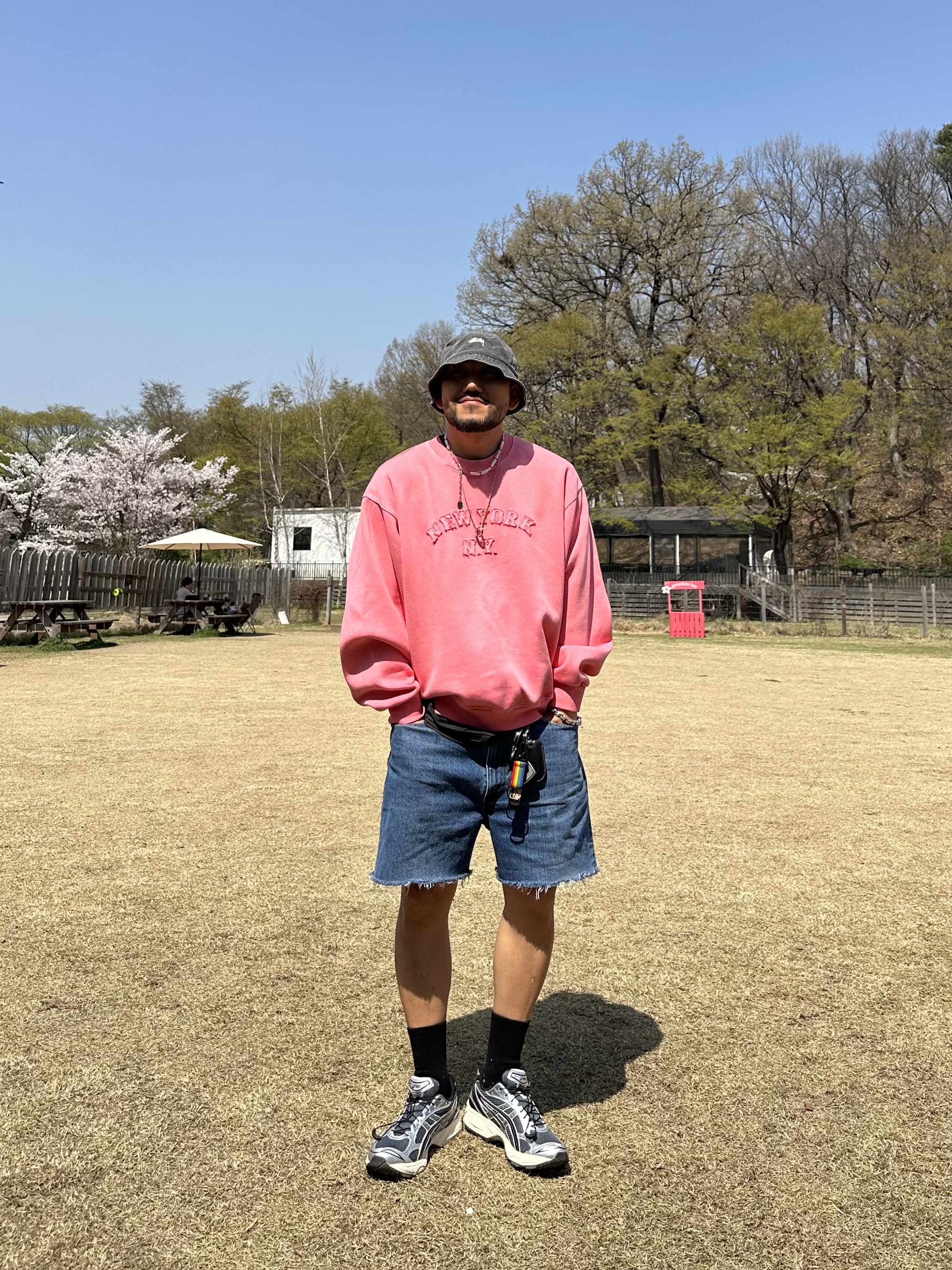 Stussy Washed Stock Bucket Hat Charcoal, Asics Unlimited Gel-Kayano 14 Carrier Grey Black 착용 스타일 - 1