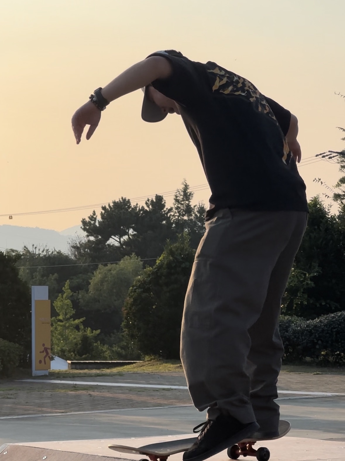 Stussy Burning Stock T-Shirt Black, Nike x Undefeated Dunk Low SP 5 On It Black 착용 스타일