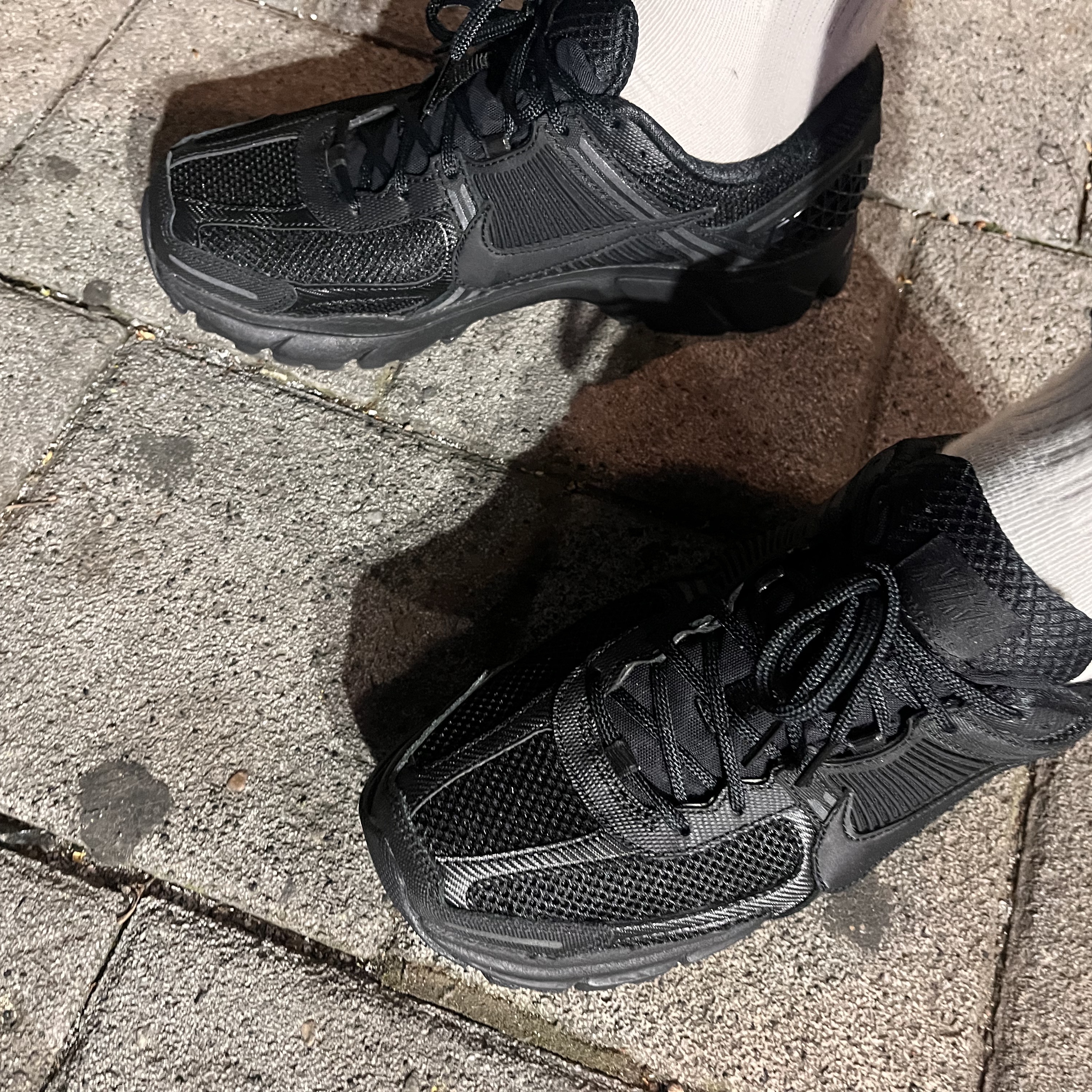 Nike Zoom Vomero 5 SP Black 착용 스타일