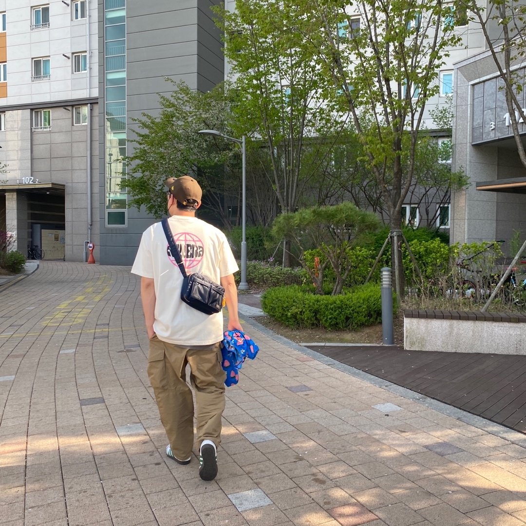 Porter Tanker Shoulder Bag S Iron Blue 착용 스타일 - 1