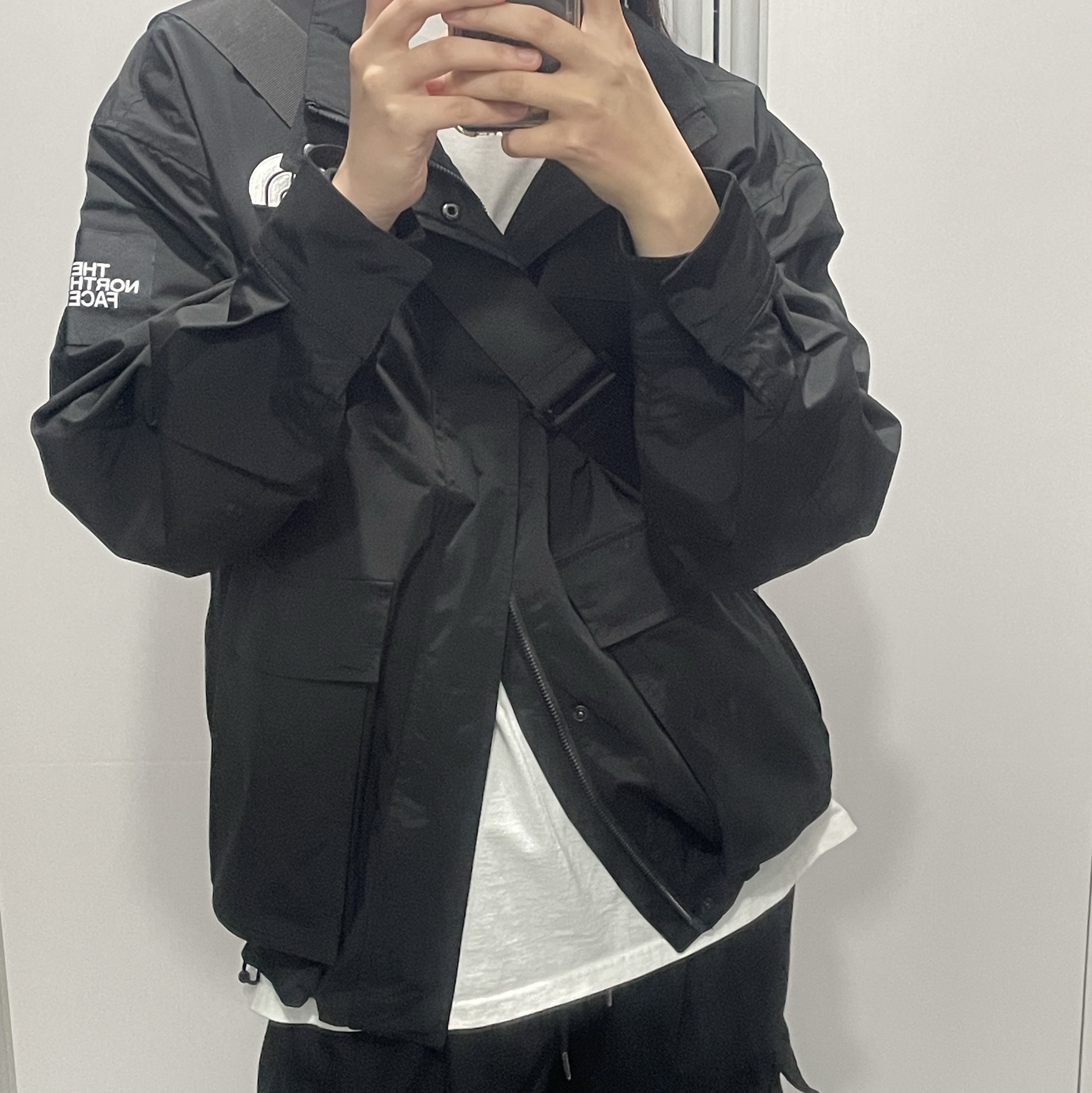 The North Face Olema Jacket Black, Stussy 8 Ball T-Shirt White - 22SS 착용 스타일