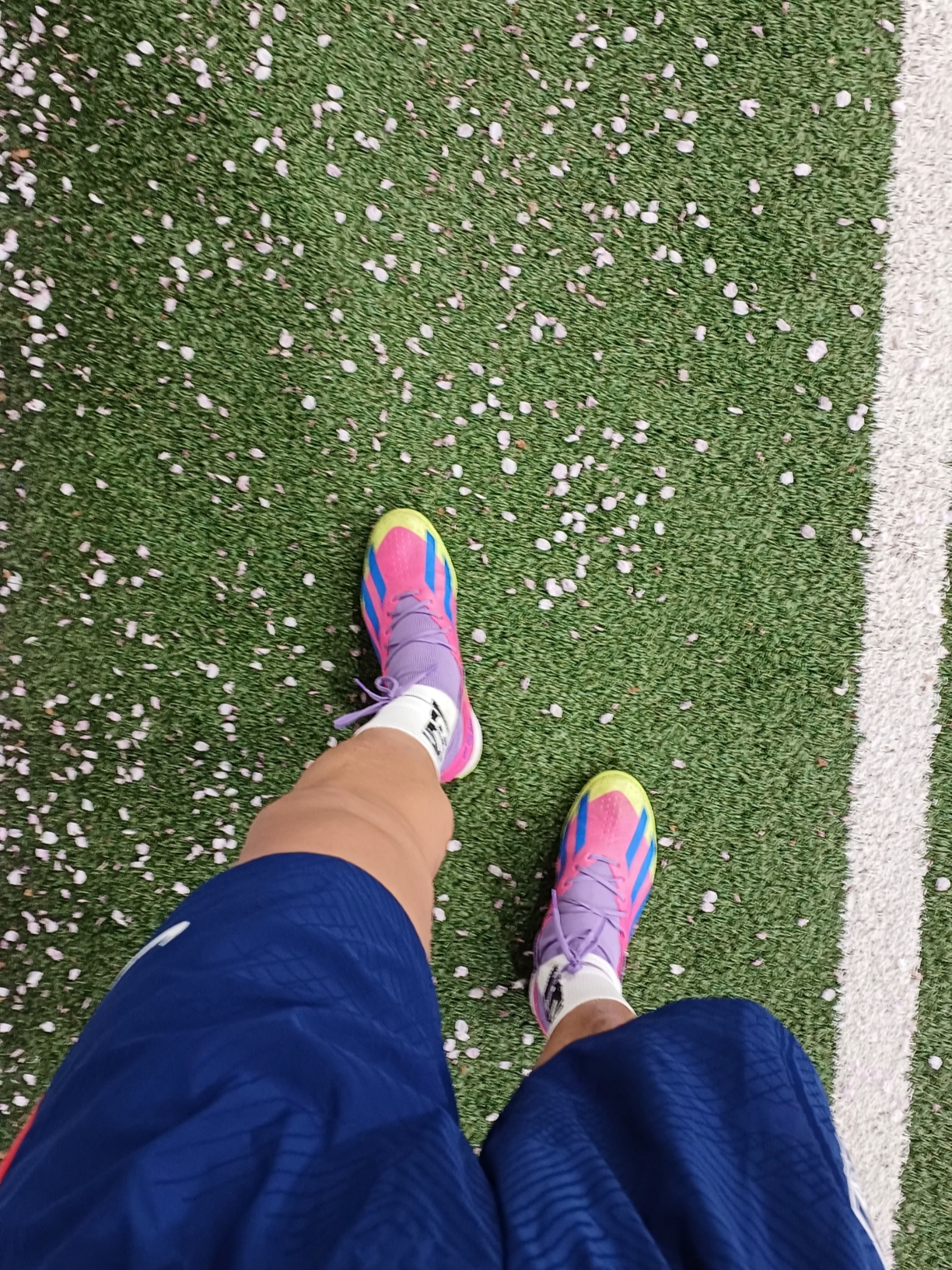 Adidas X Crazyfast HMS.3 TF Lucid Lemon Lucid Pink 착용 스타일 - 1