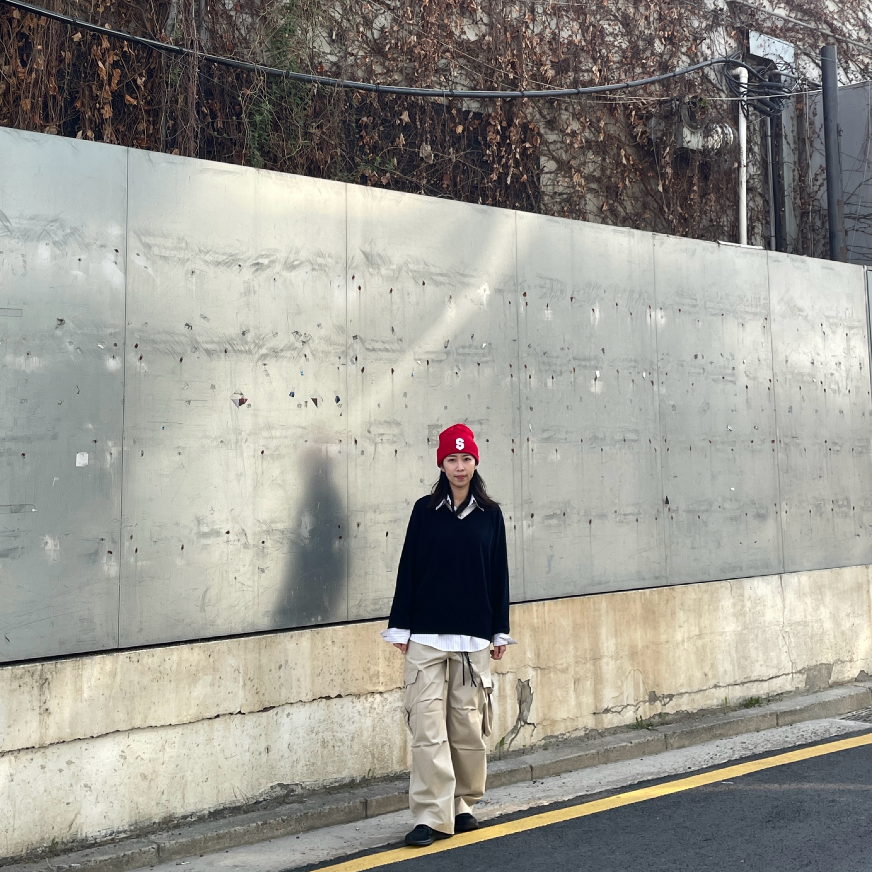Supreme New Era $ Beanie Red - 24SS, Asics Jog 100 2 Black 착용 스타일 - 4