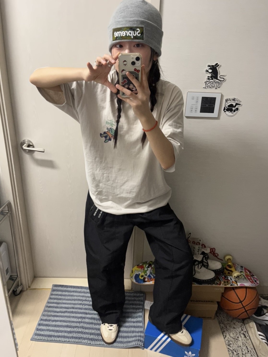 (W) Adidas Spezial Handball Wonder White Core Black, Stussy Dollie Pigment Dyed T-Shirt Natural 착용 스타일 - 4