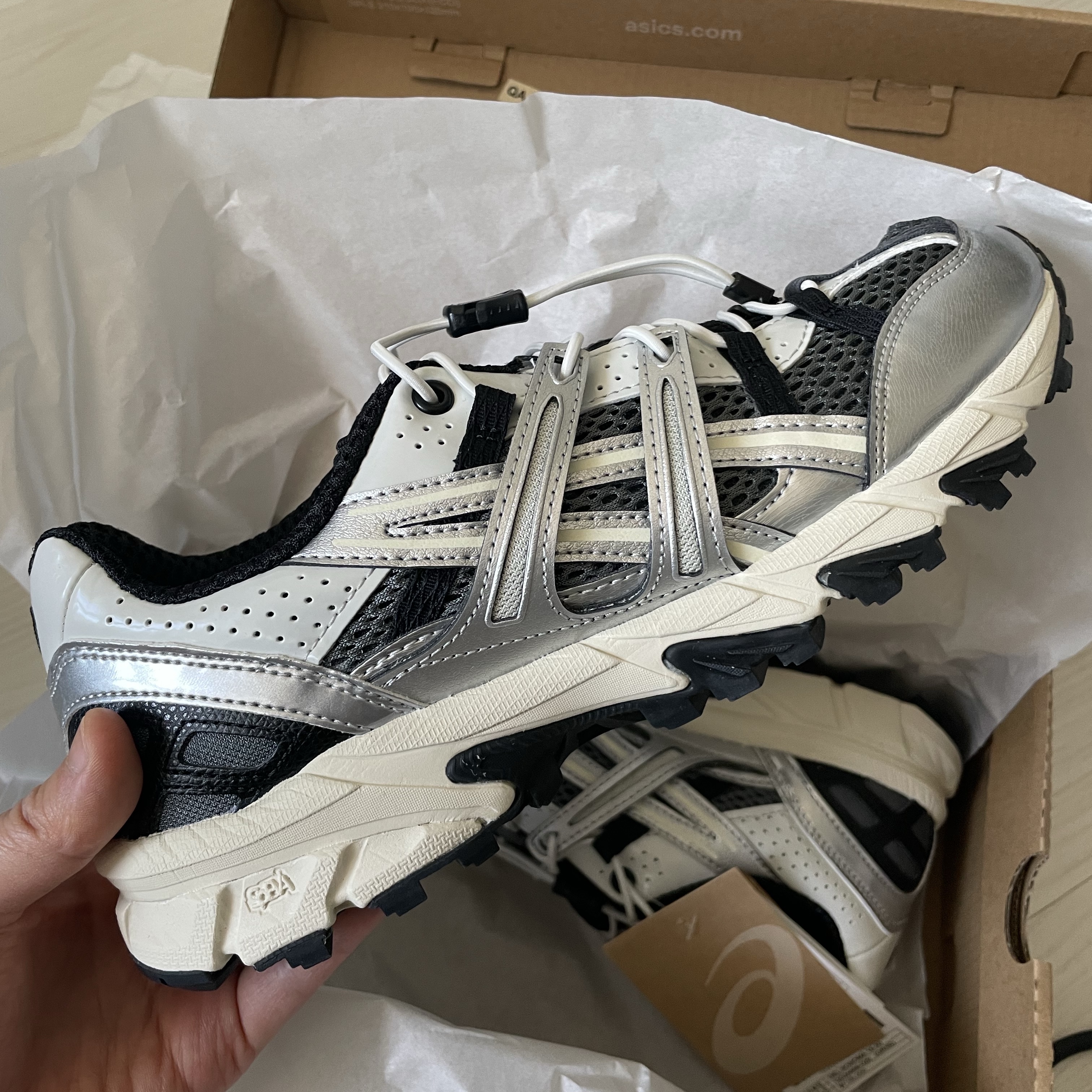 Asics Unlimited Gel-Sonoma 15-50 Steel Grey Pure Silver 착용 스타일