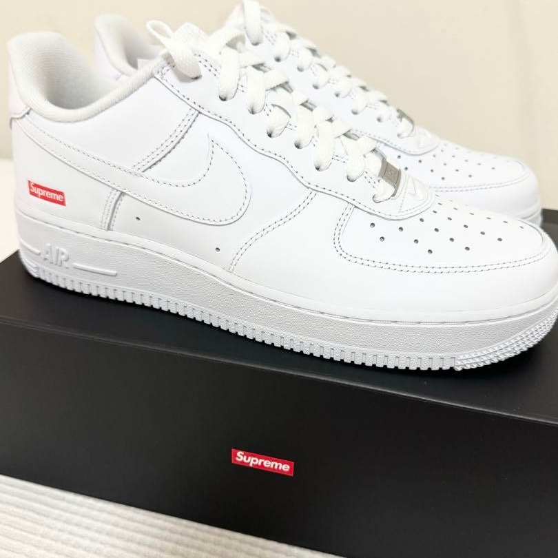 Nike x Supreme Air Force 1 Low White 착용 스타일