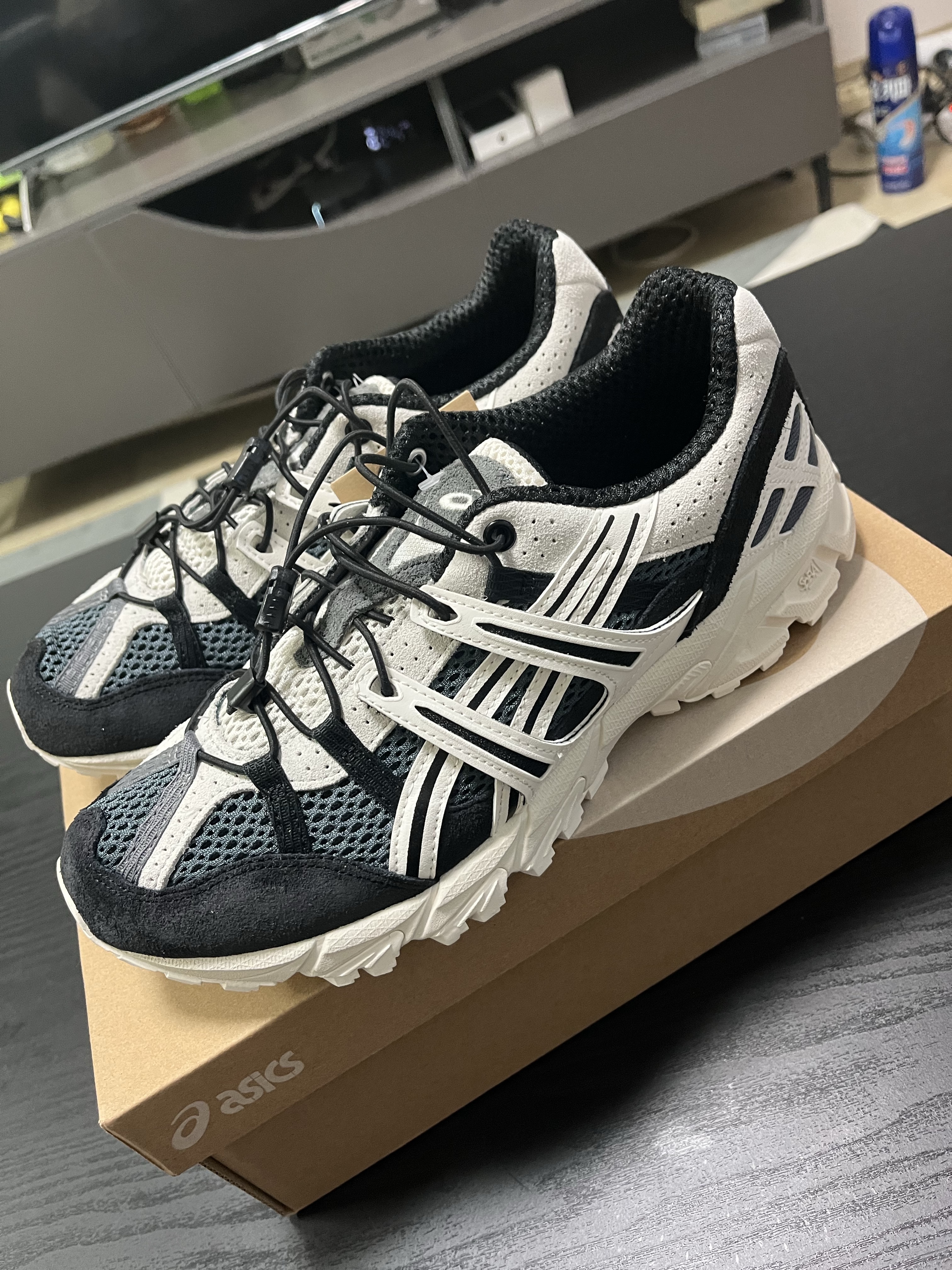 Asics Unlimited Gel-Sonoma 15-50 Carrier Grey White Alyssum 착용 스타일 - 1