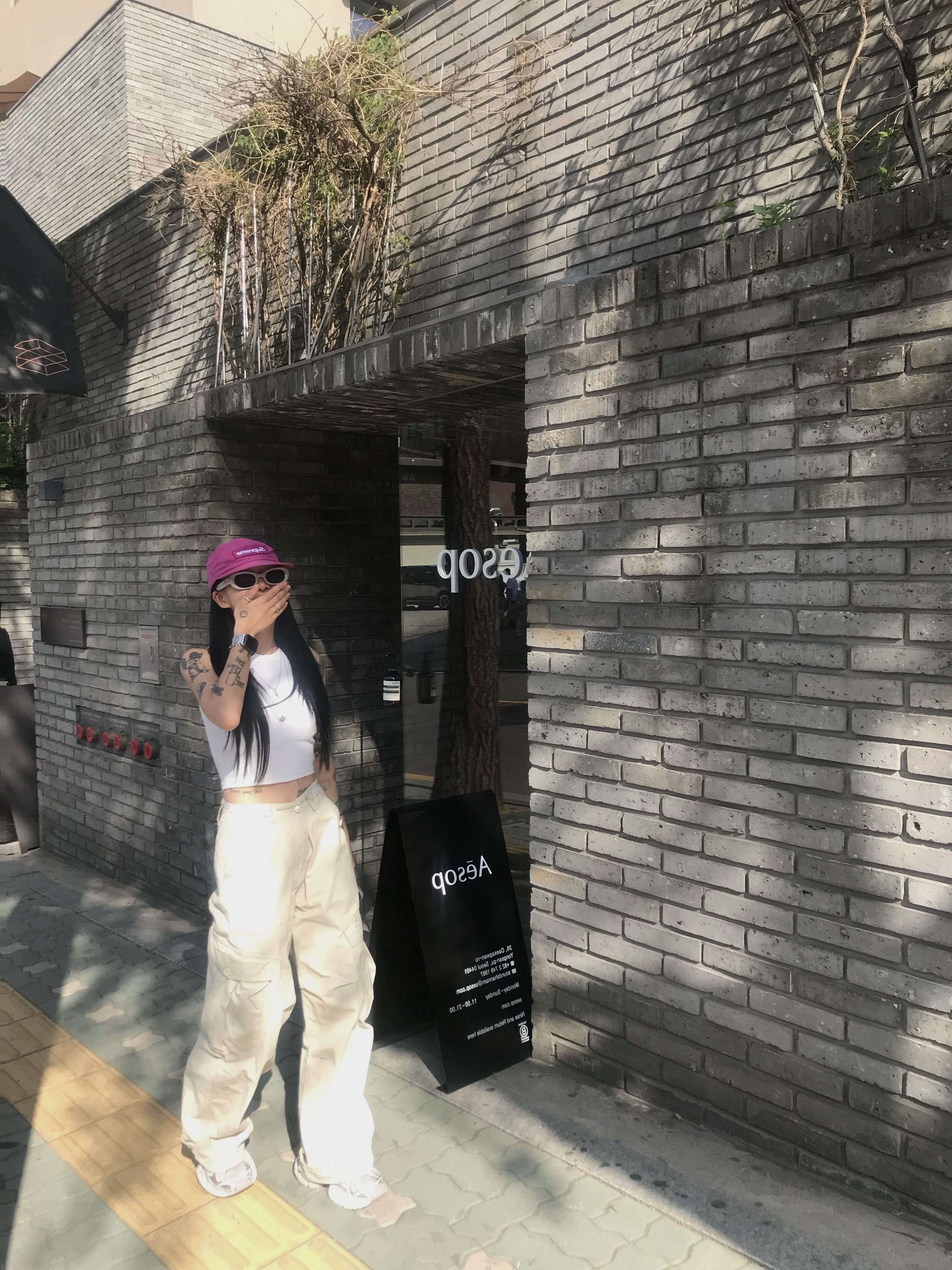 Gentle Monster x Maison Margiela MM004 Grey Black, Supreme Waxed Cotton Camp Cap Magenta - 23FW 착용 스타일 - 1