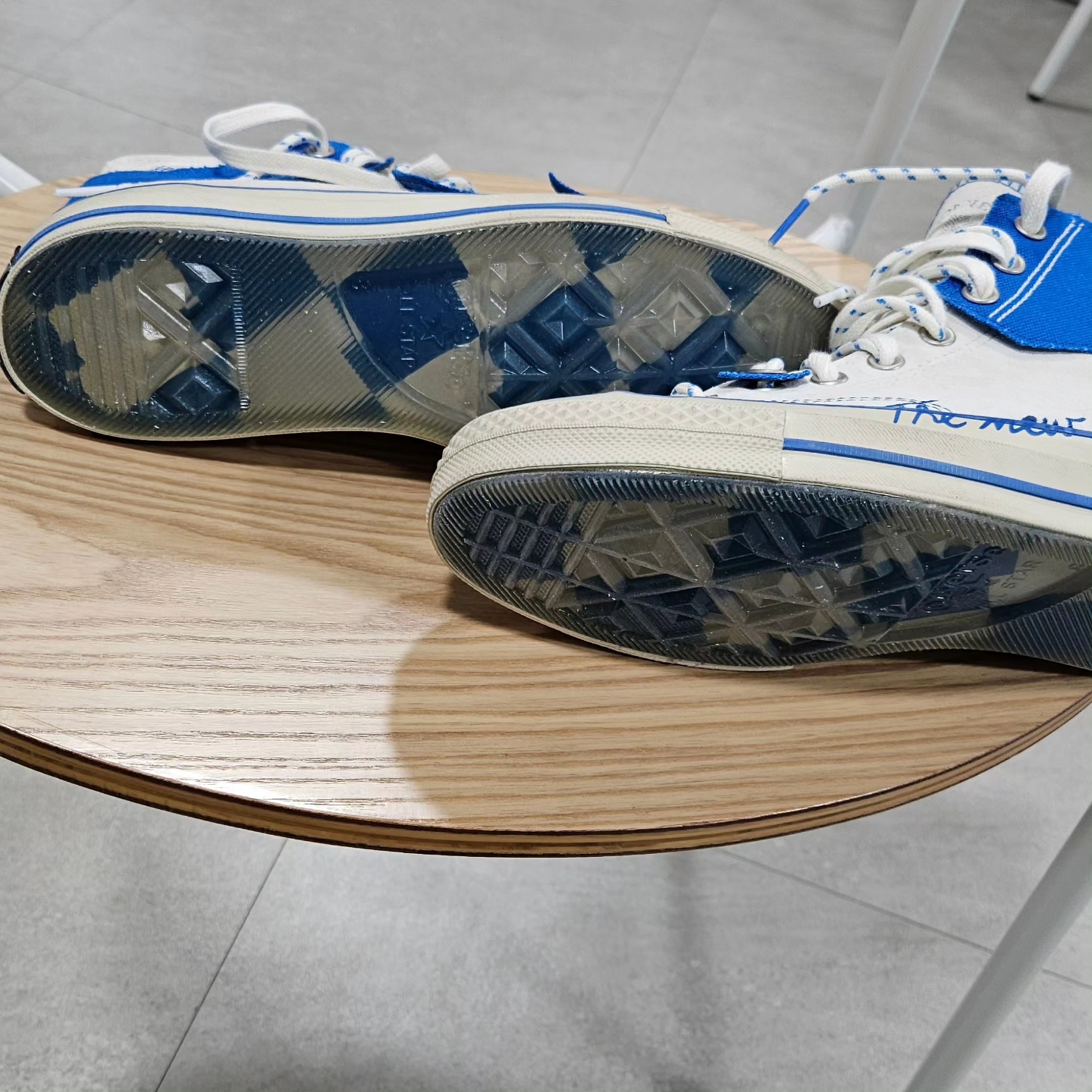 Converse x Ader Error Chuck 70 High White 착용 스타일 - 4