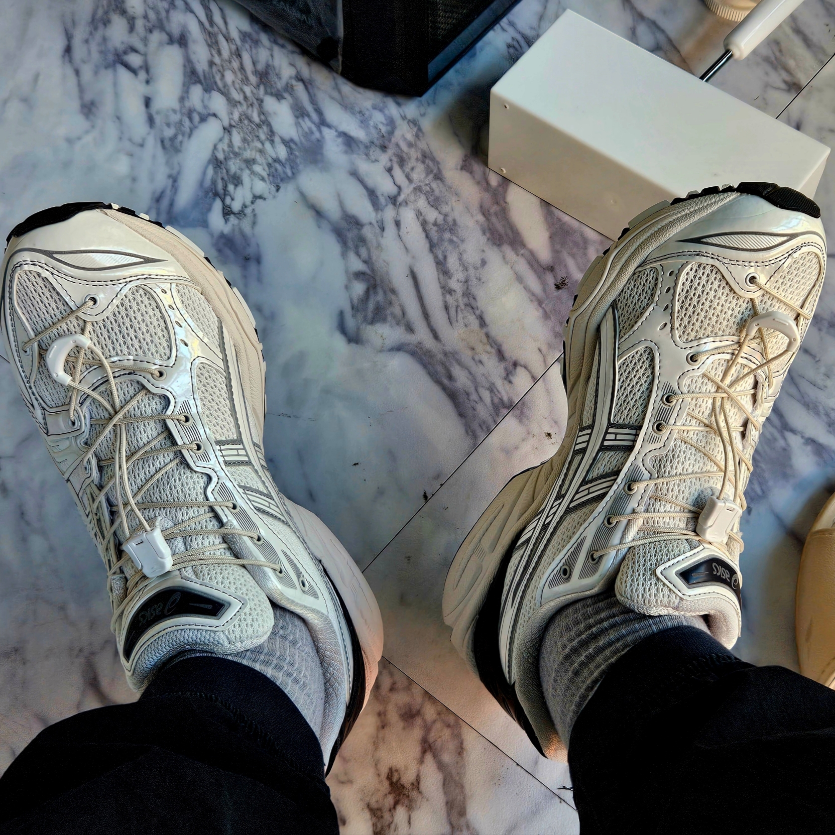 Asics x Unaffected Gel-Kayano 14 Galaxy White 착용 스타일