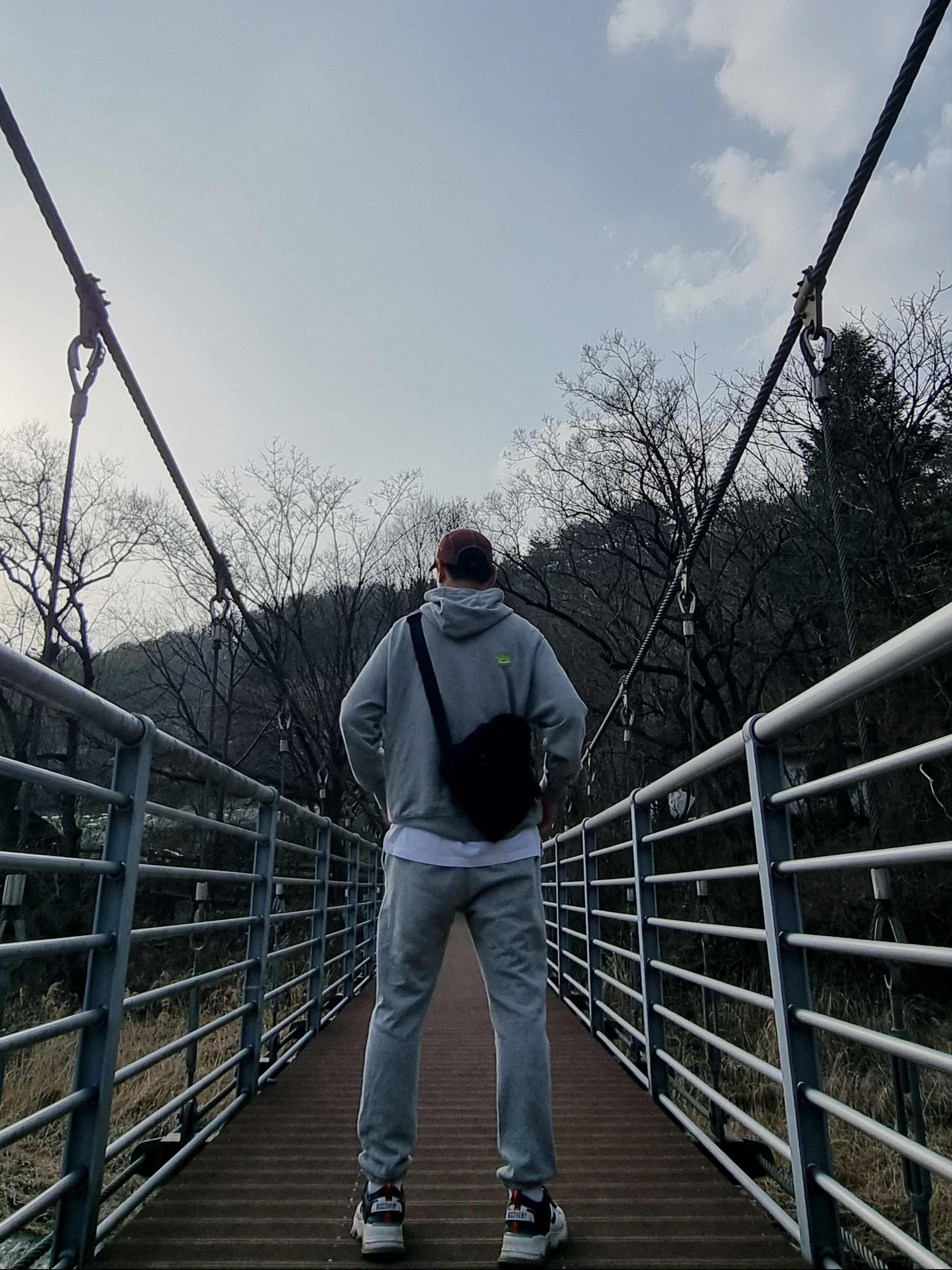 C.P. Company Nylon B Single Strap Rucksack Black - 23SS, Nike NSW Essential+ French Terry Pants Dark Grey Heather - US/EU 착용 스타일 - 2