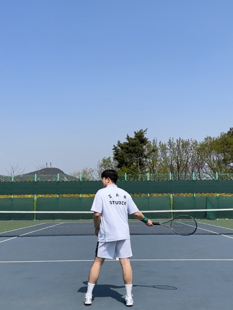 IAB Studio x Yonex Game Shirt White, IAB Studio x Yonex Game Shorts White 착용 스타일