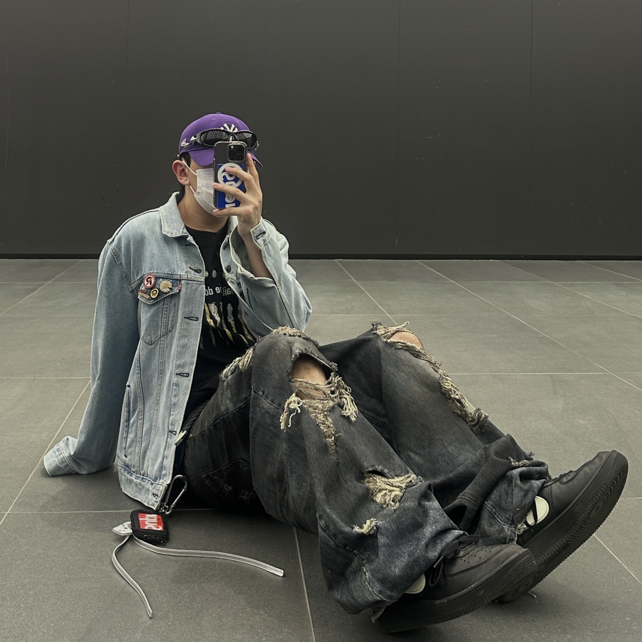 Gentle Monster Yyy 01 Black, Human Made Military Card Case Black 착용 스타일