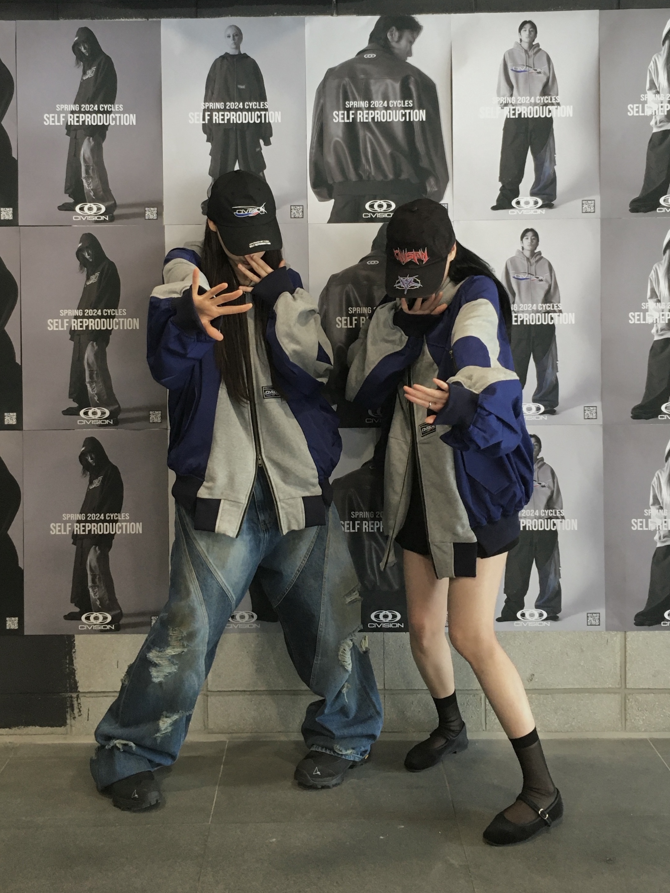 [KREAM 단독] Civision by CSC Remake Hooded Blouson Blue, Civision by CSC Vision Distressed Denim Pants Washed Blue 착용 스타일 - 1