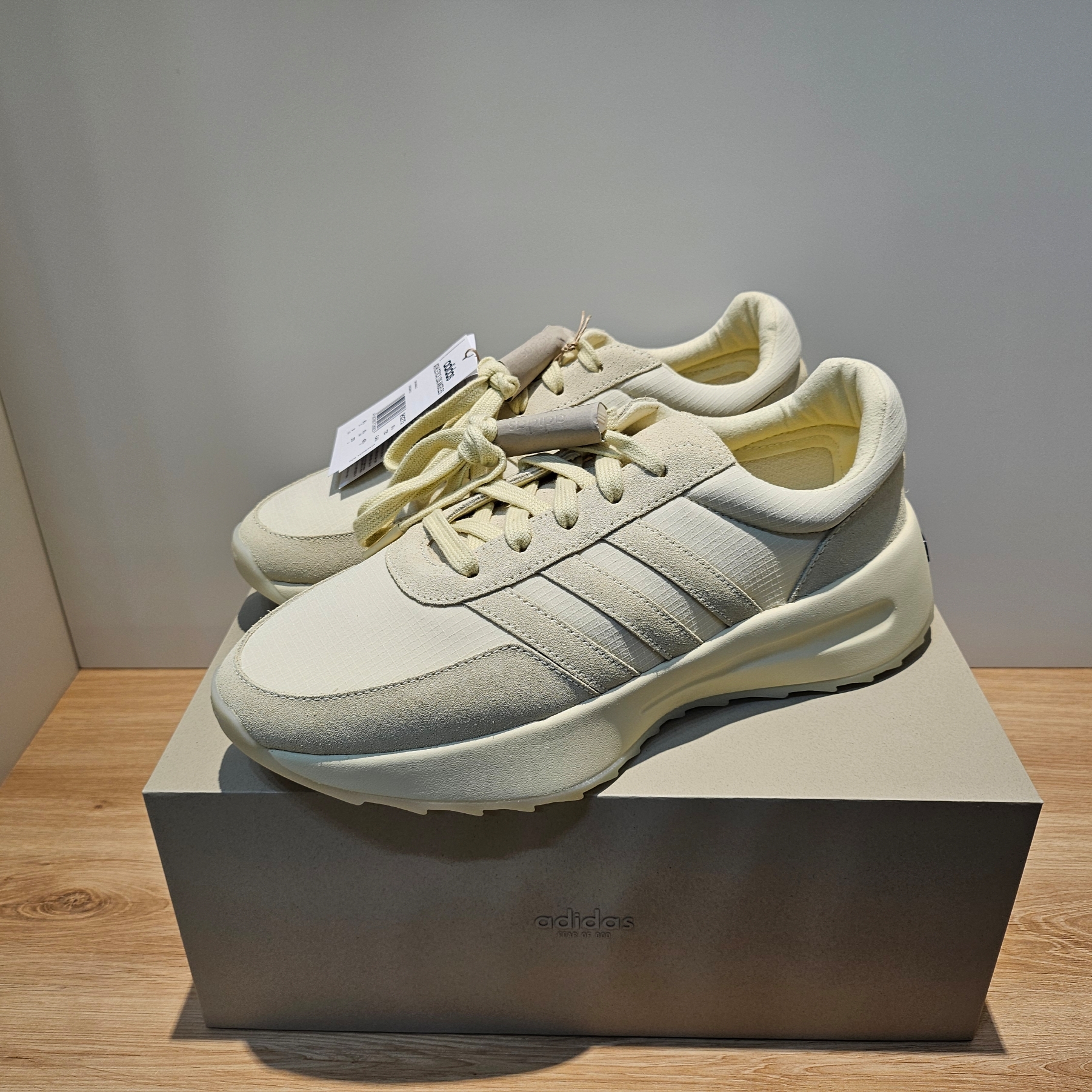 Adidas x Fear of God Athletics Los Angeles Pale Yellow, Nike x Fear of God Warm Up Pants String 착용 스타일 - 4