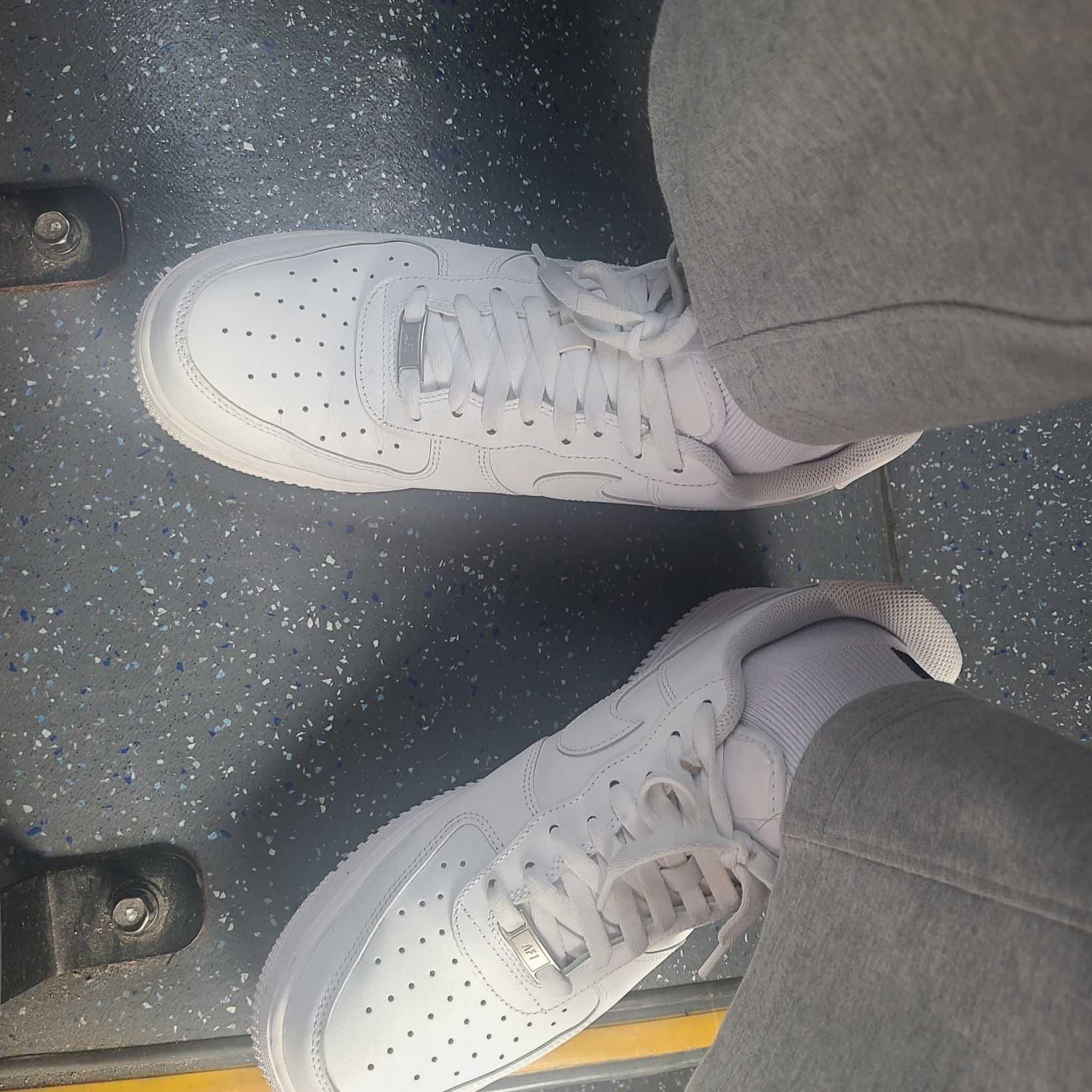 Nike Air Force 1 '07 Low White 착용 스타일