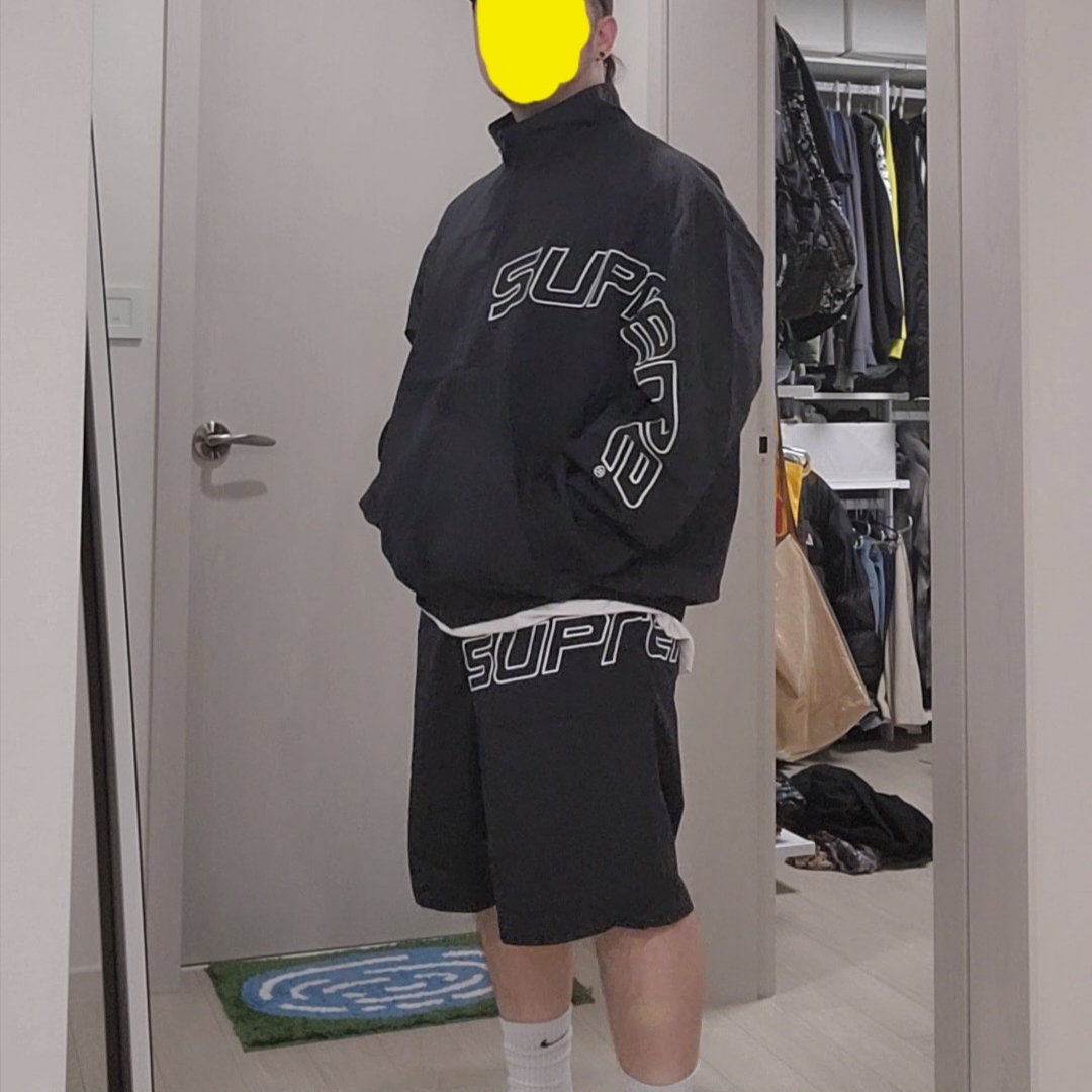 Supreme Curve Track Jacket Black - 24SS, Supreme Curve Nylon Short Black - 24SS 착용 스타일 - 4