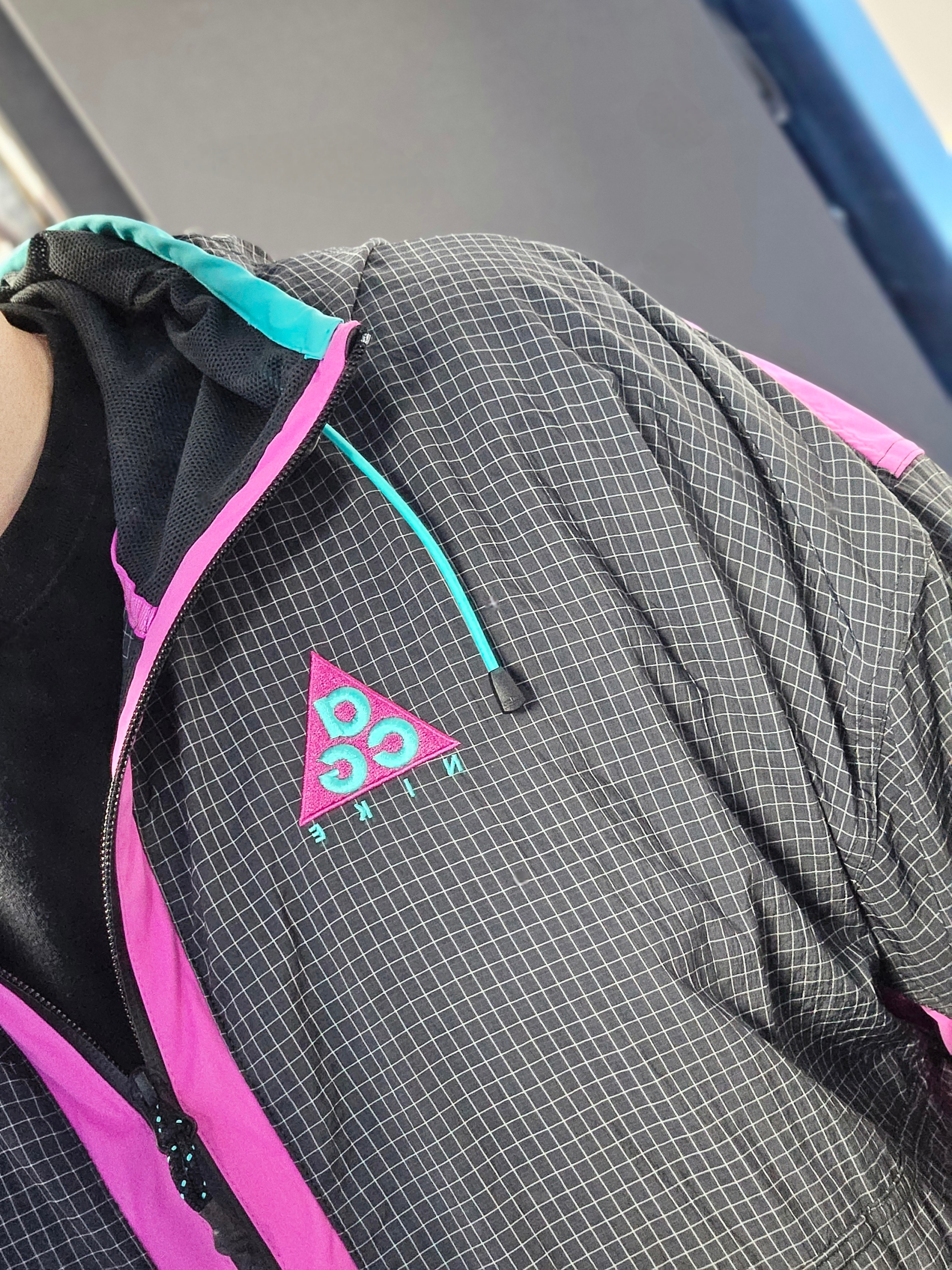 Nike ACG Woven Hooded Jacket Anthracite - US/EU 착용 스타일 - 4