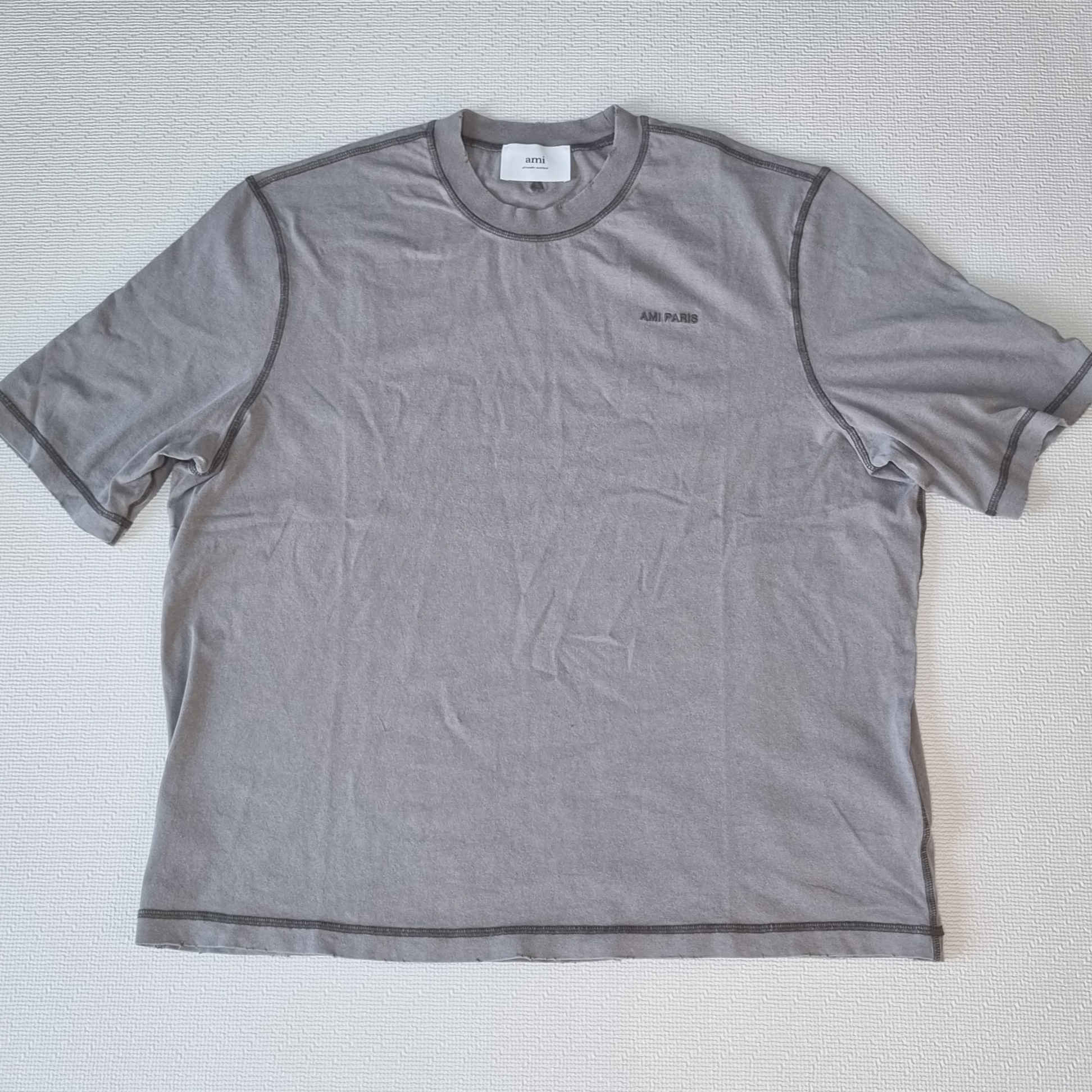 AMI Fade Out T-Shirt Clay 착용 스타일 - 1