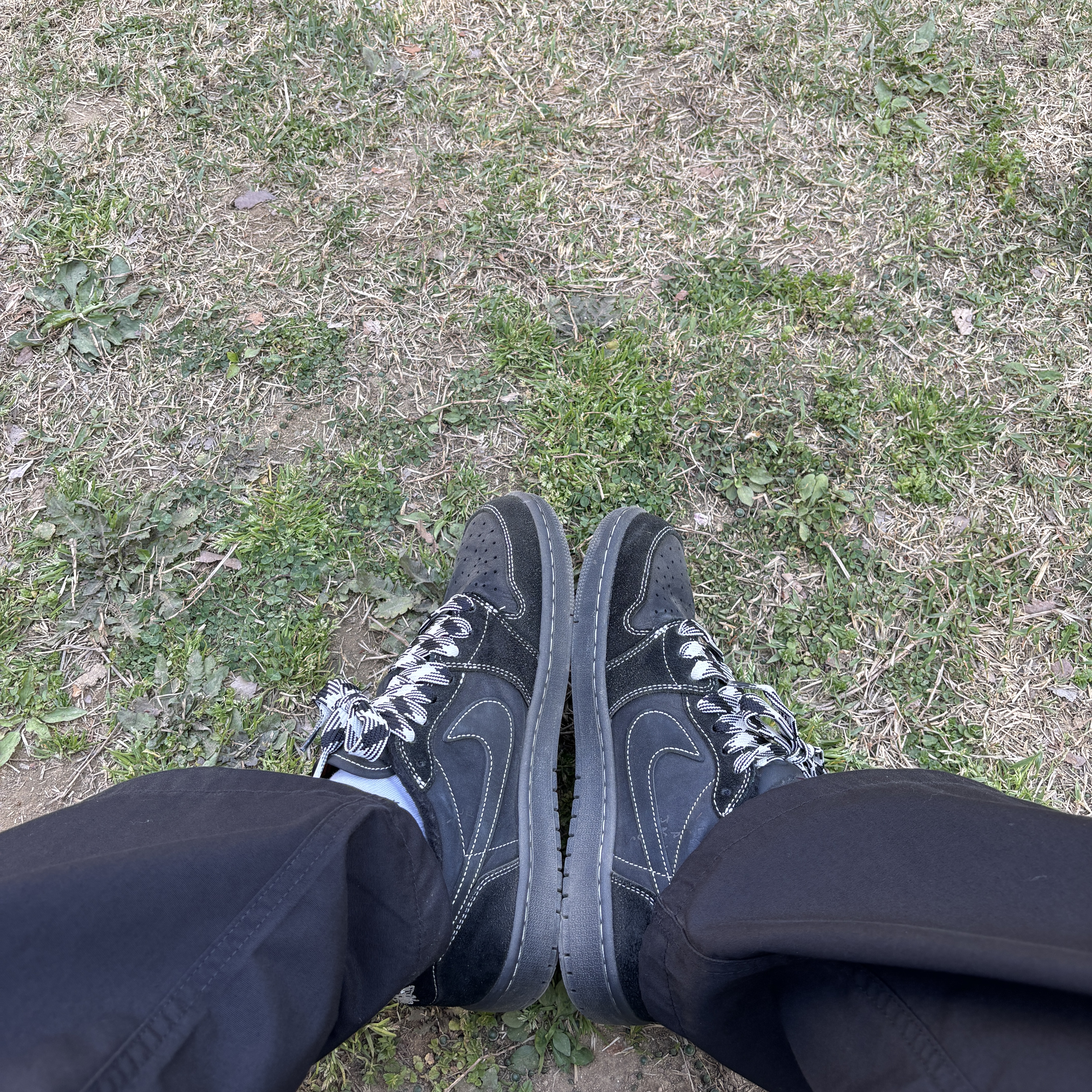 Jordan 1 x Travis Scott Retro Low OG SP Black Phantom 착용 스타일