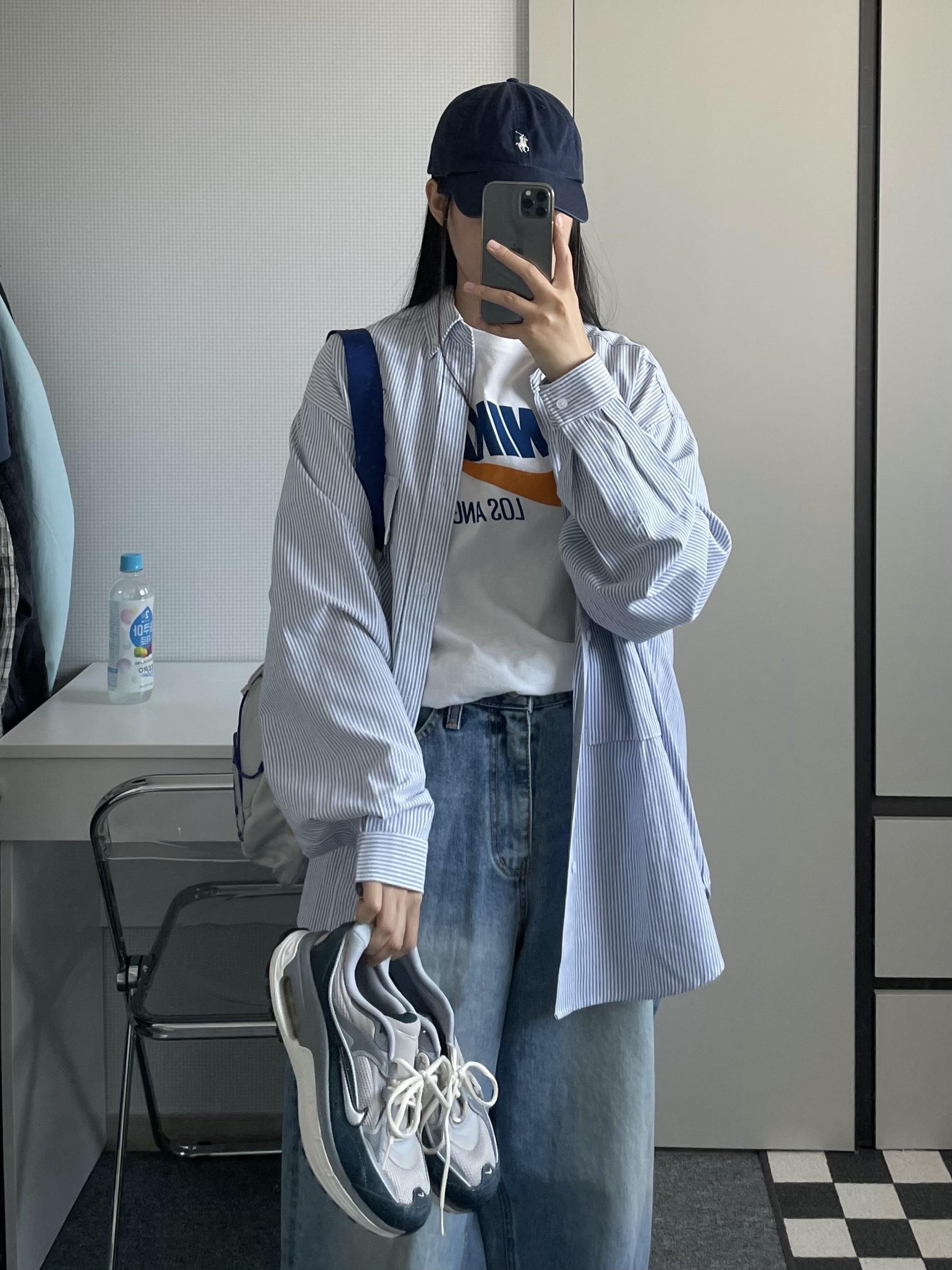 (W) Nike Air Max Bliss Light Iron Ore Armory Navy, Supreme Sling Bag Silver - 22SS 착용 스타일 - 2