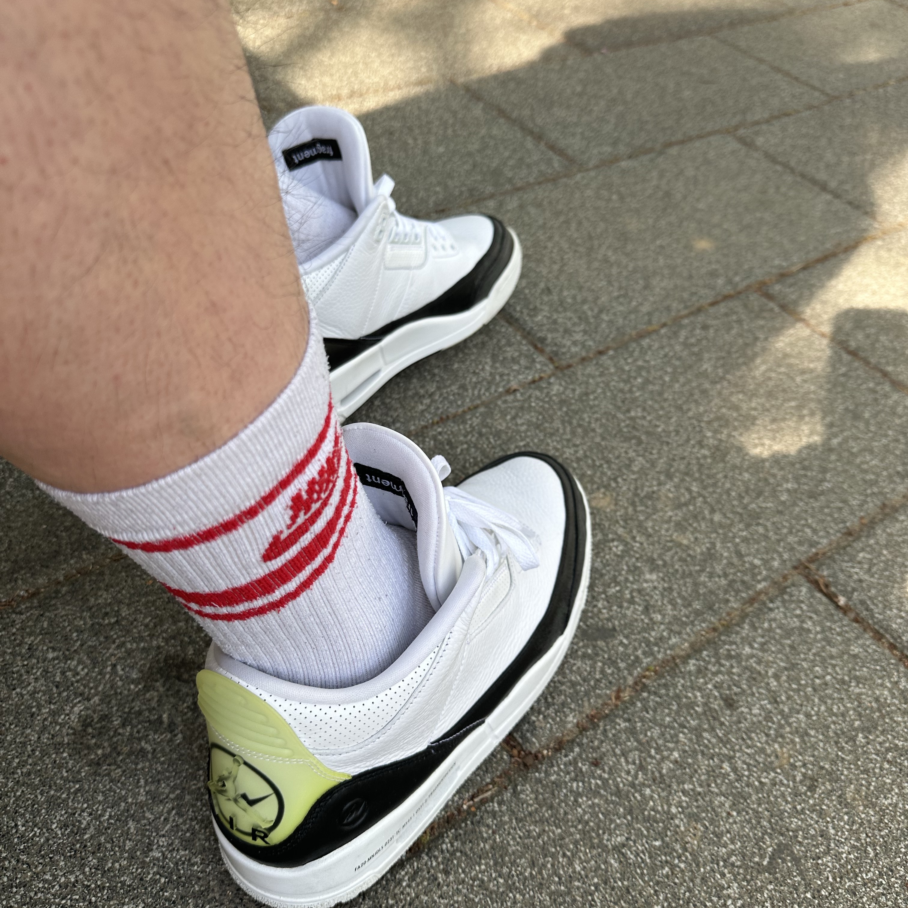 Jordan 3 x Fragment Retro SP White Black 착용 스타일 - 3
