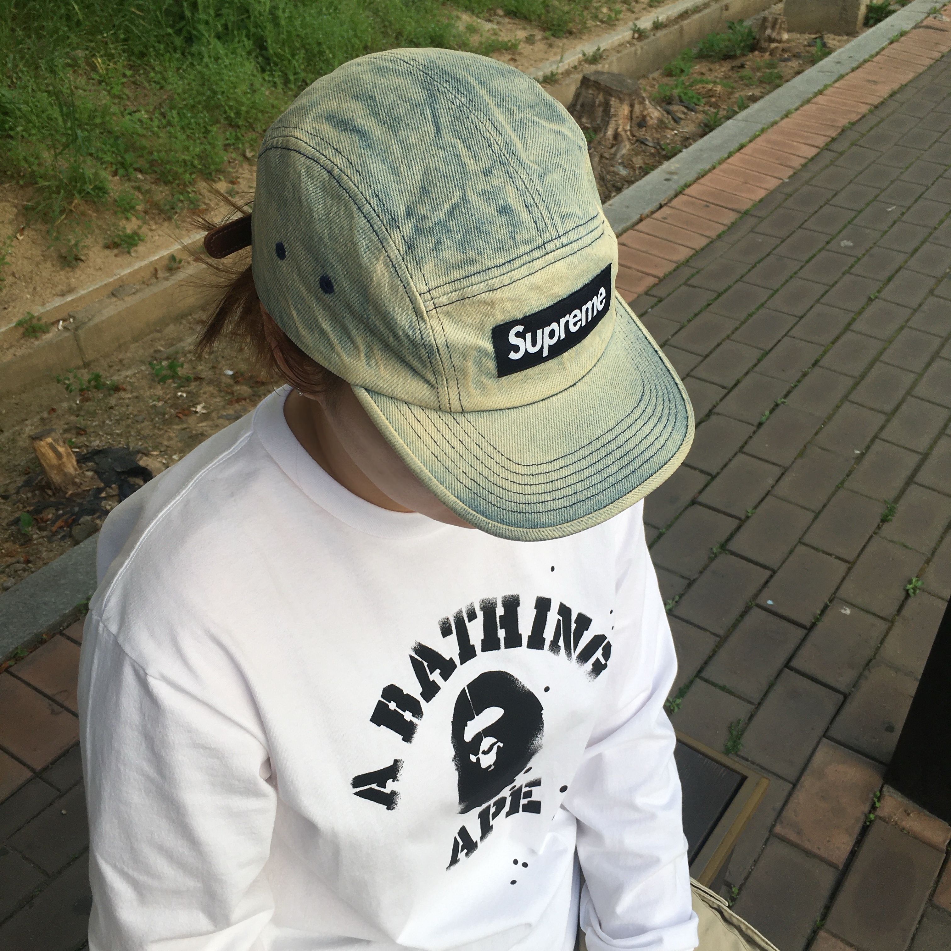 Supreme Washed Chino Twill Camp Cap Dirty Indigo - 24SS, Nike V2K Run Summit White Metallic Silver 착용 스타일 - 2